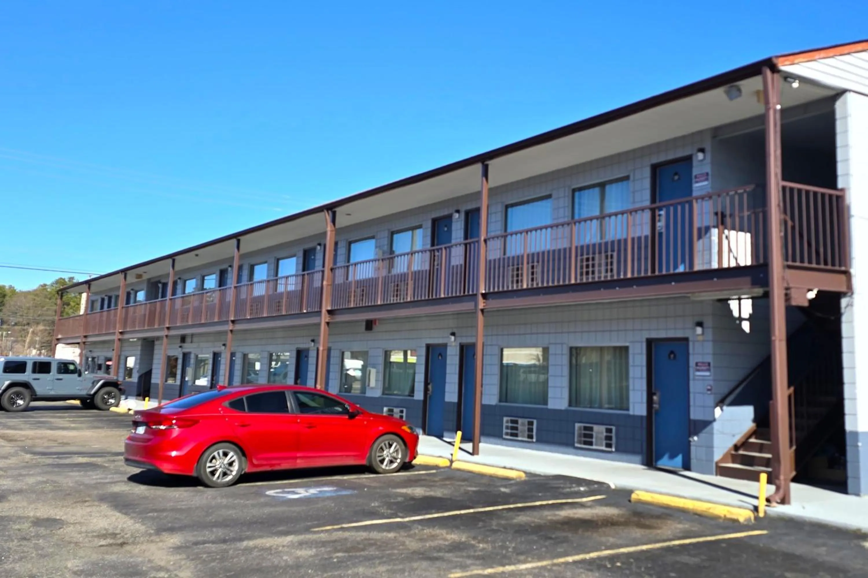 Parking in Eagle Inn by Hotel O Richmond Midlothian Turnpike
