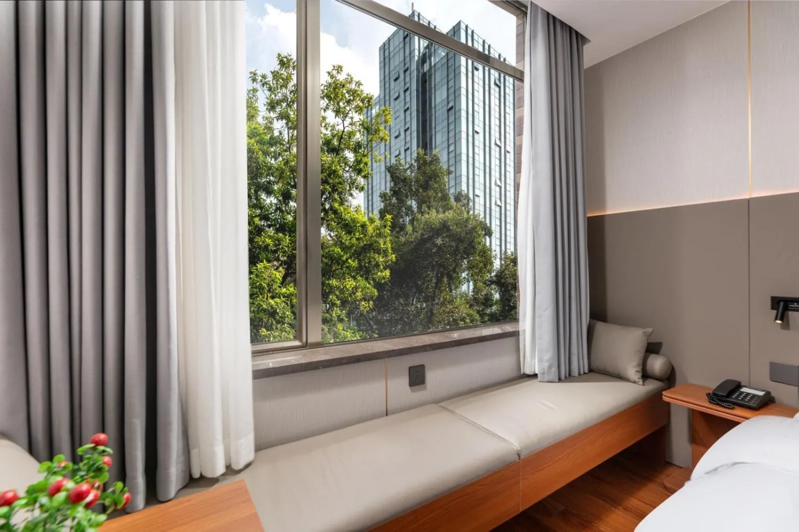 Bed in Chami Apartment Hotel, Buhadi
