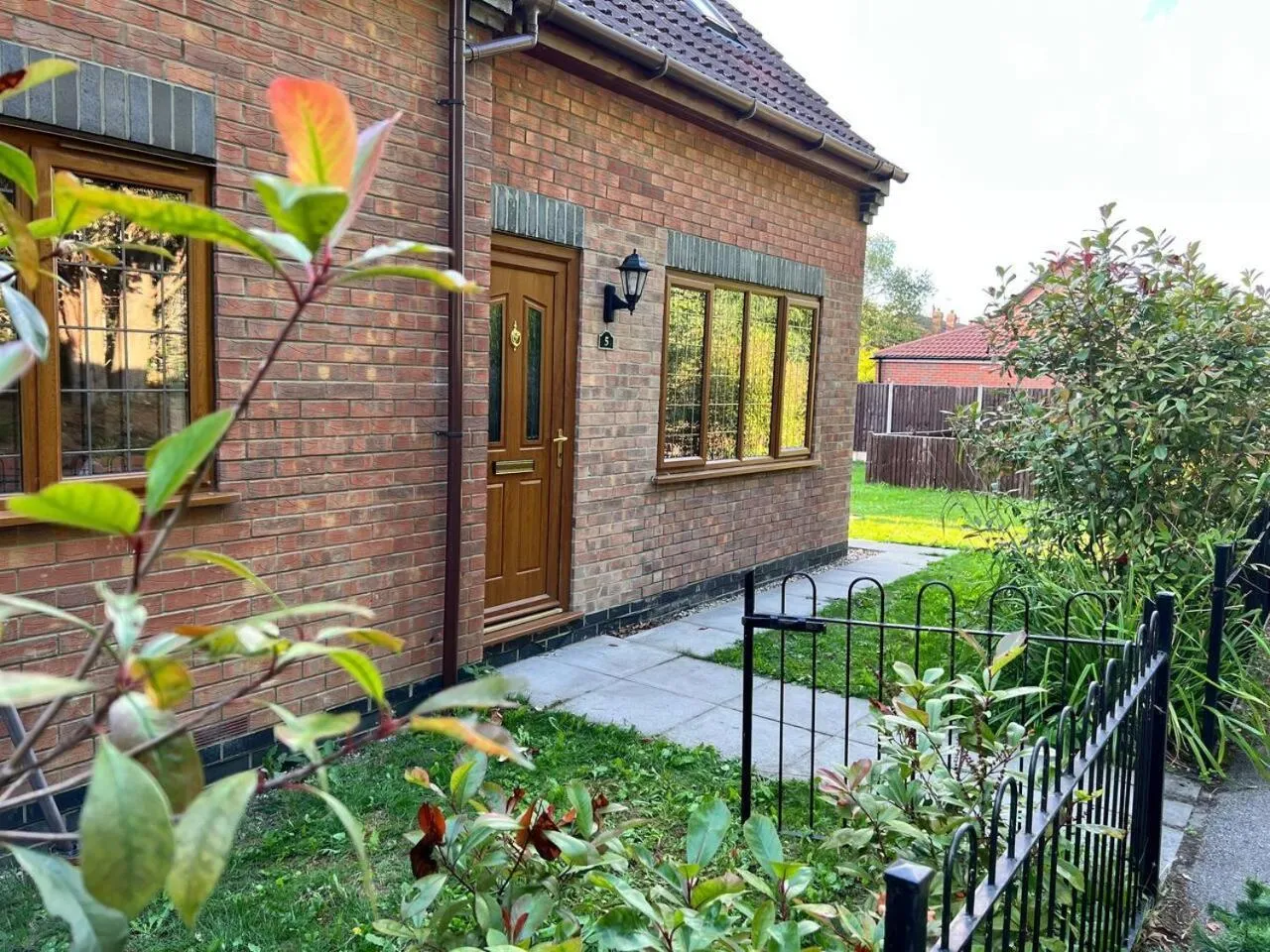 Property building in 2-Bed House - Sleeps 6 - Garden Parking Wifi