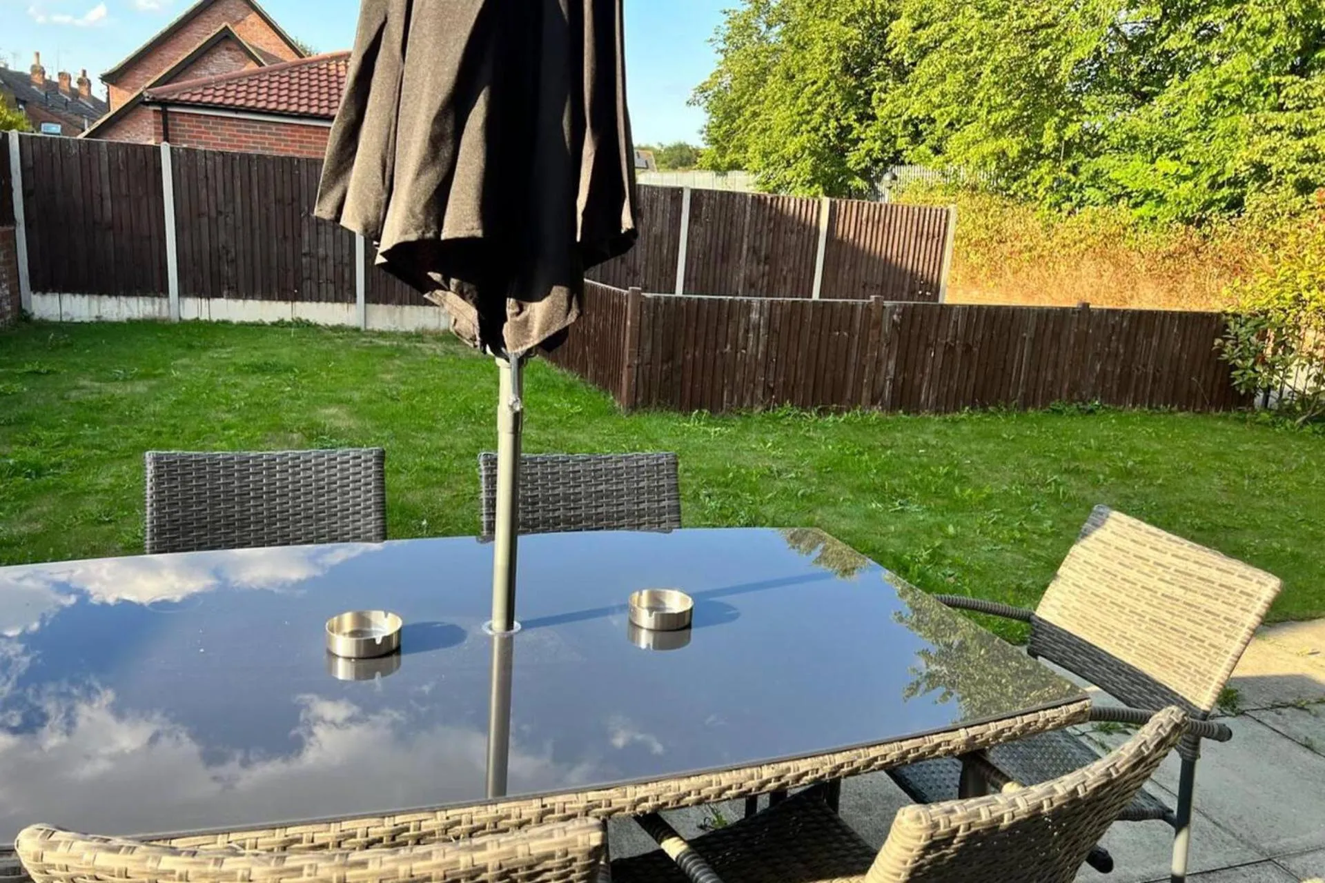 Patio in 2-Bed House - Sleeps 6 - Garden Parking Wifi