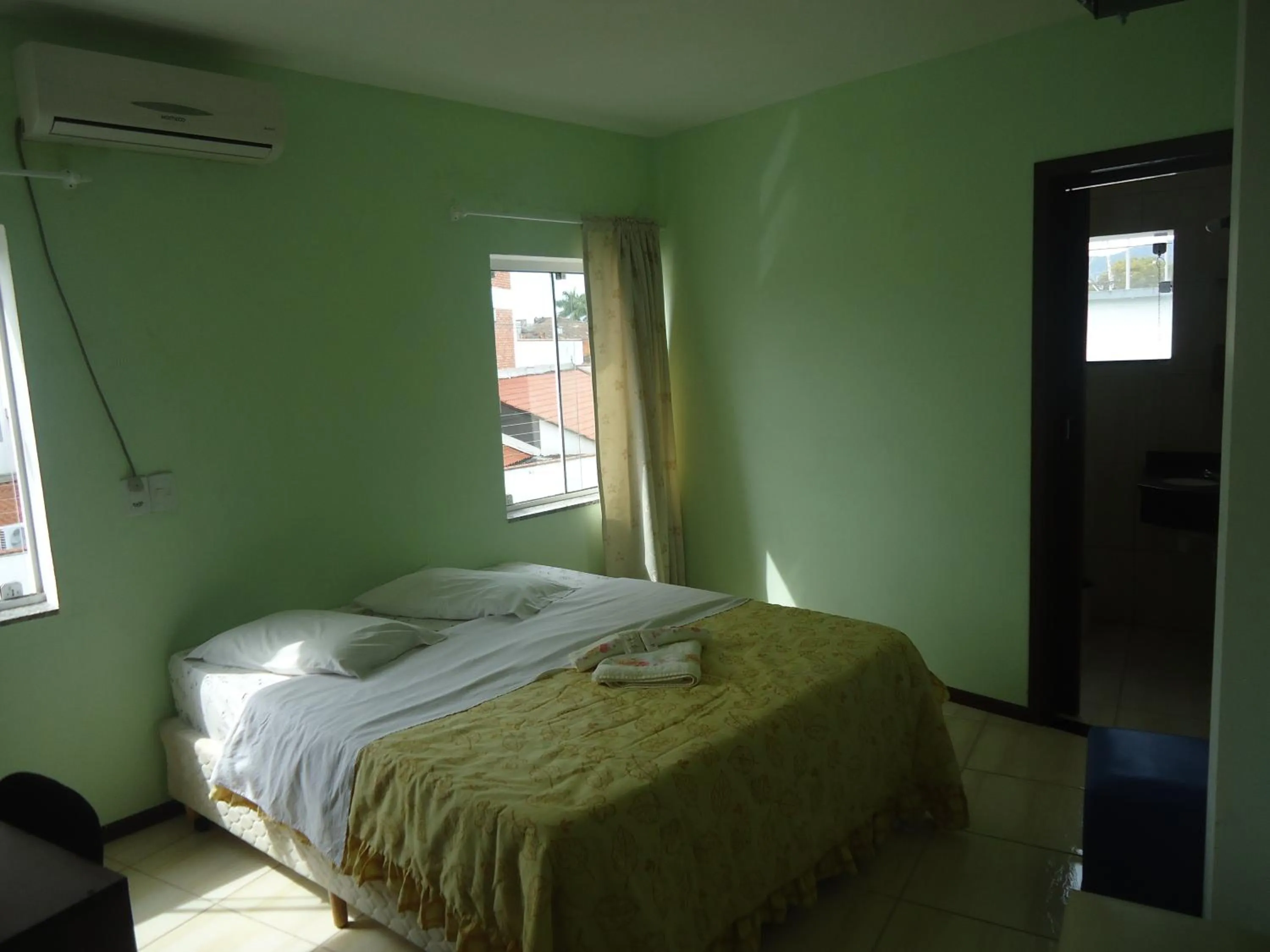 Day, Bed in Iria's Hotel
