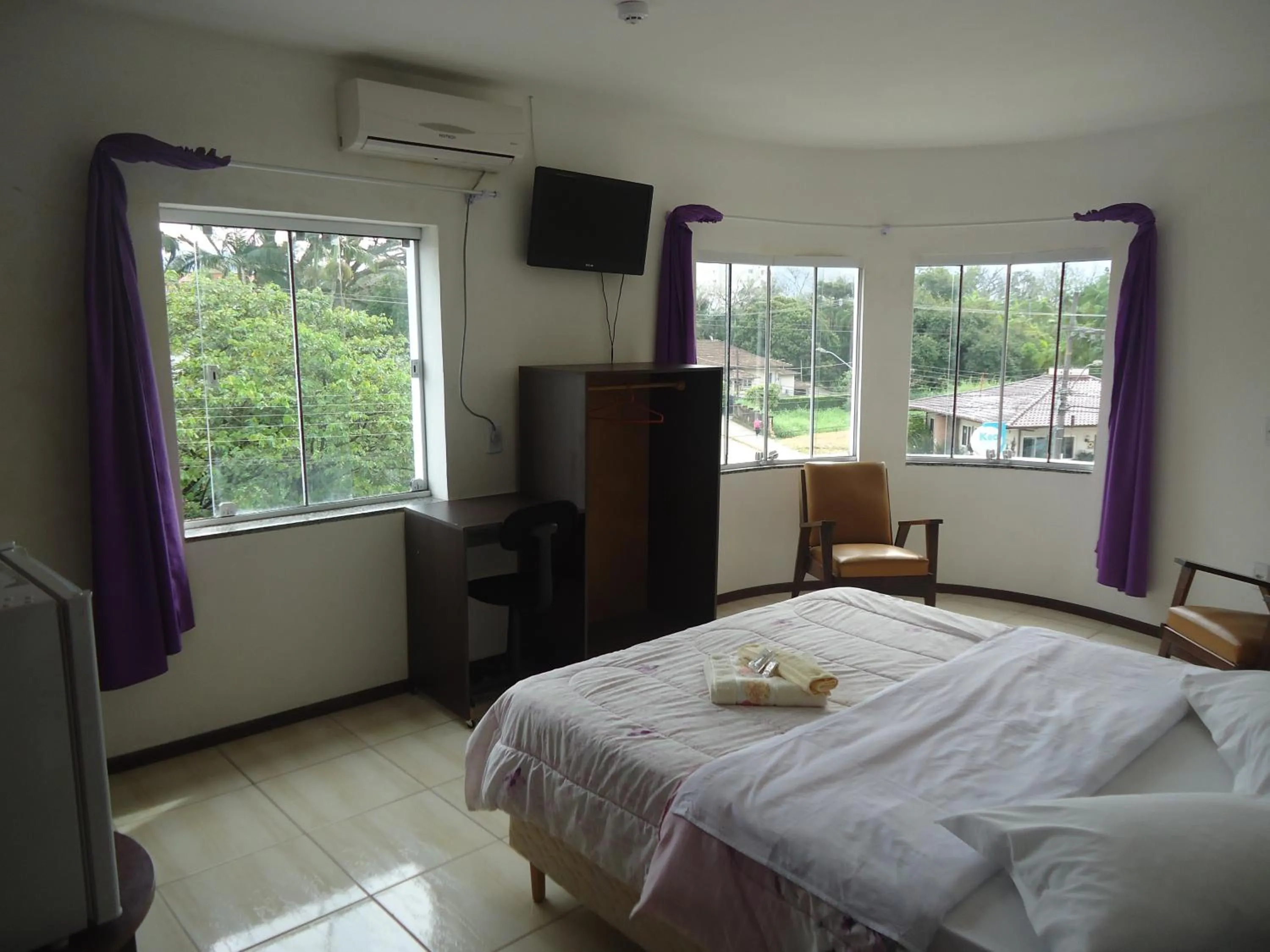 Day, Bed in Iria's Hotel
