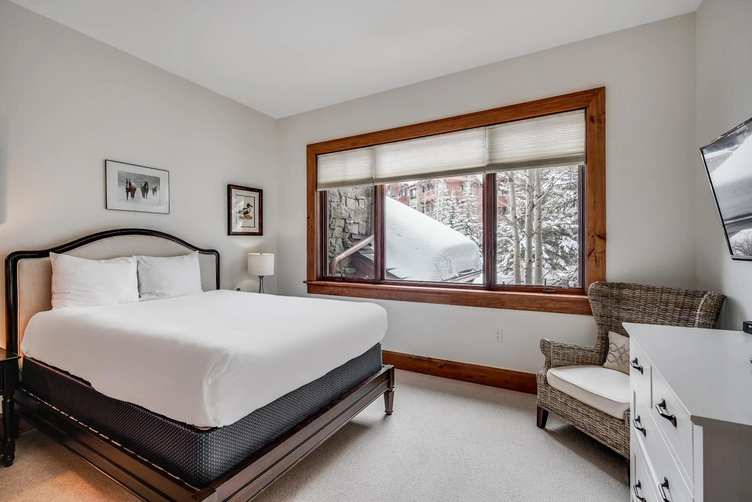 Bedroom, Bed in Bachelor Gulch Village