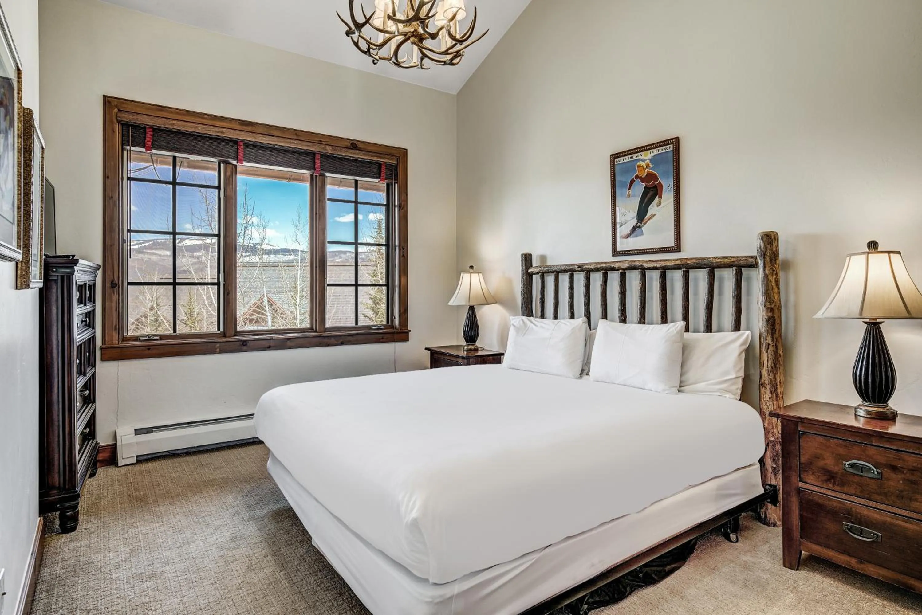Bedroom, Bed in Bachelor Gulch Village