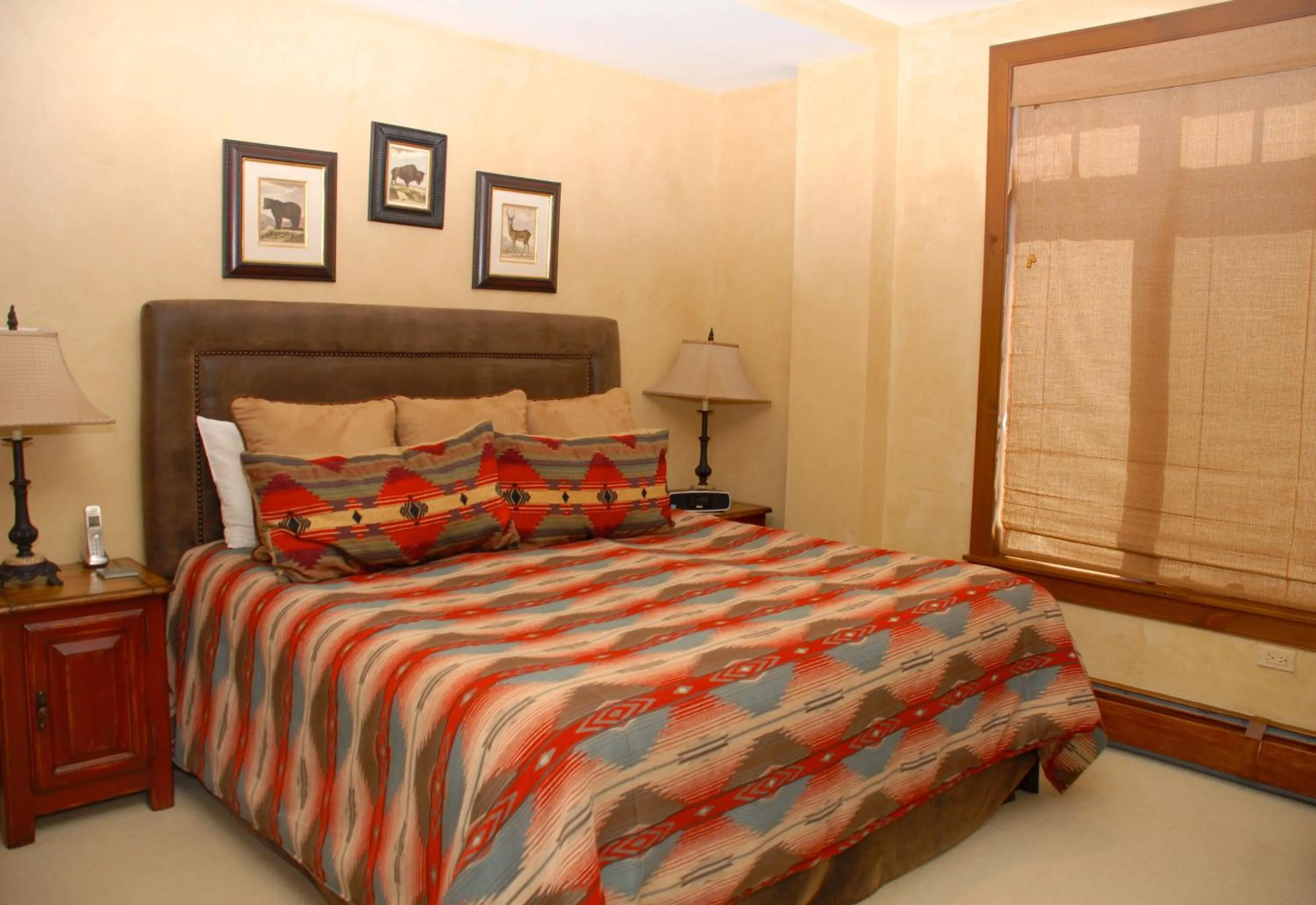 Bedroom, Bed in Bachelor Gulch Village