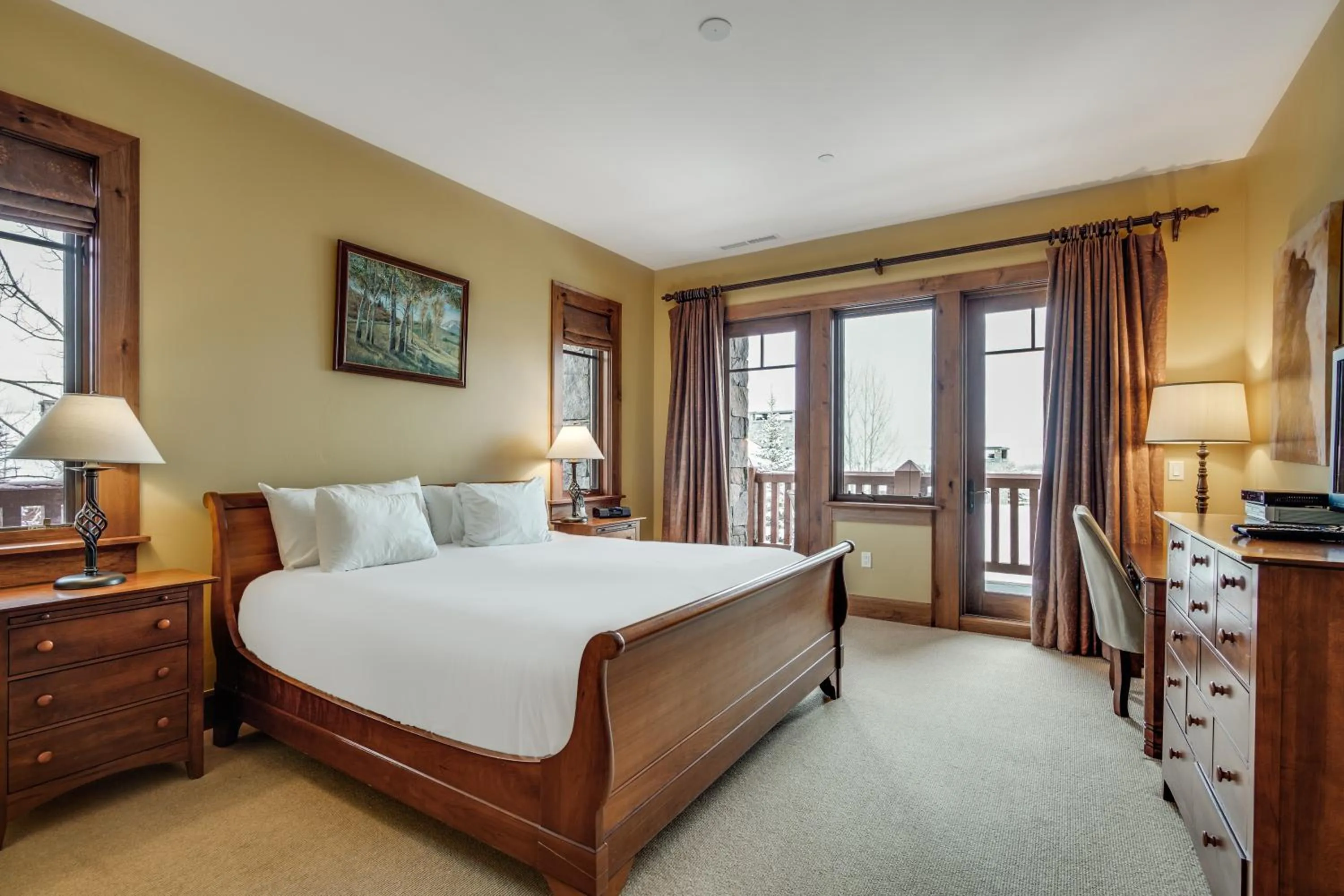 Bedroom, Bed in Bachelor Gulch Village