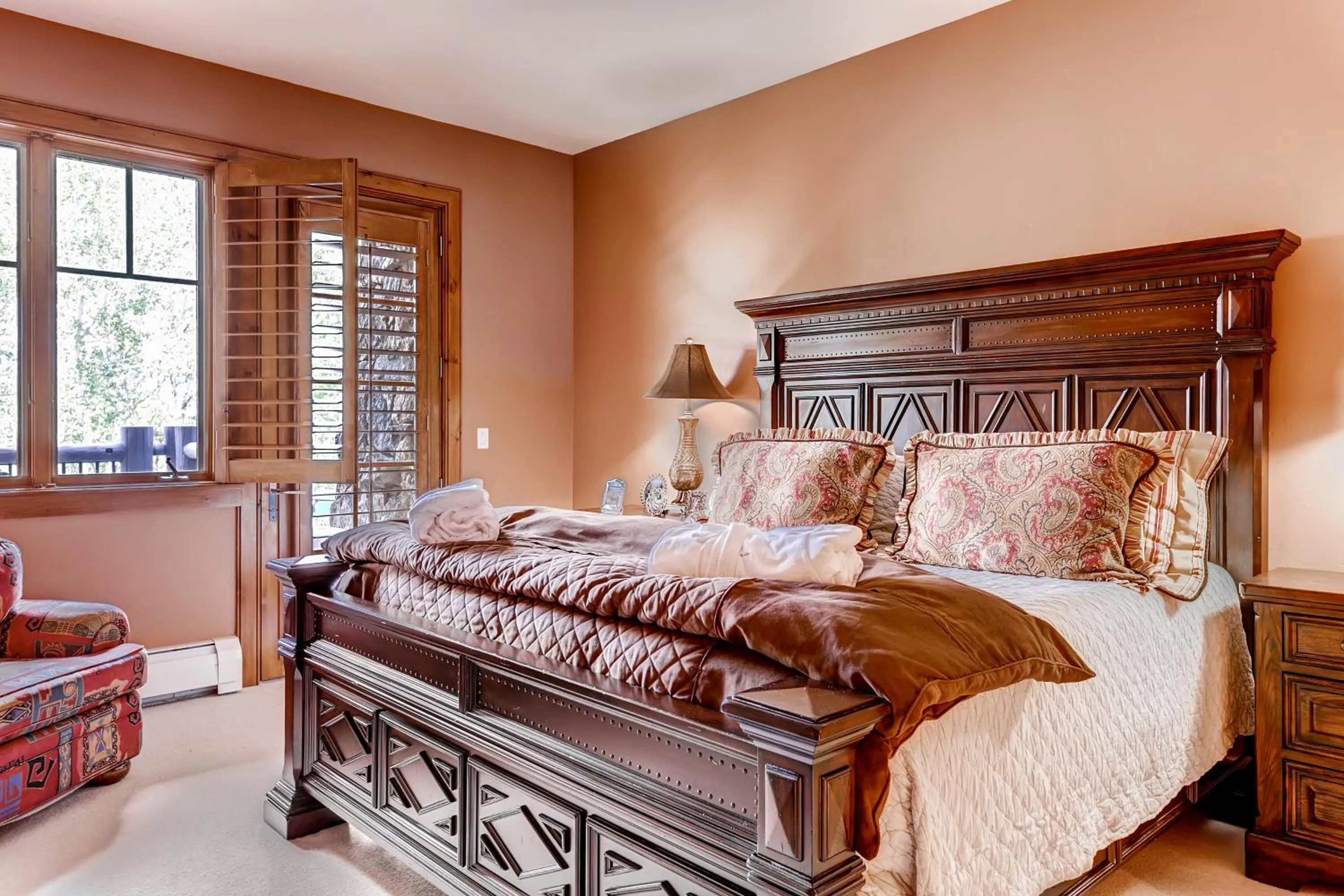 Bedroom, Bed in Bachelor Gulch Village