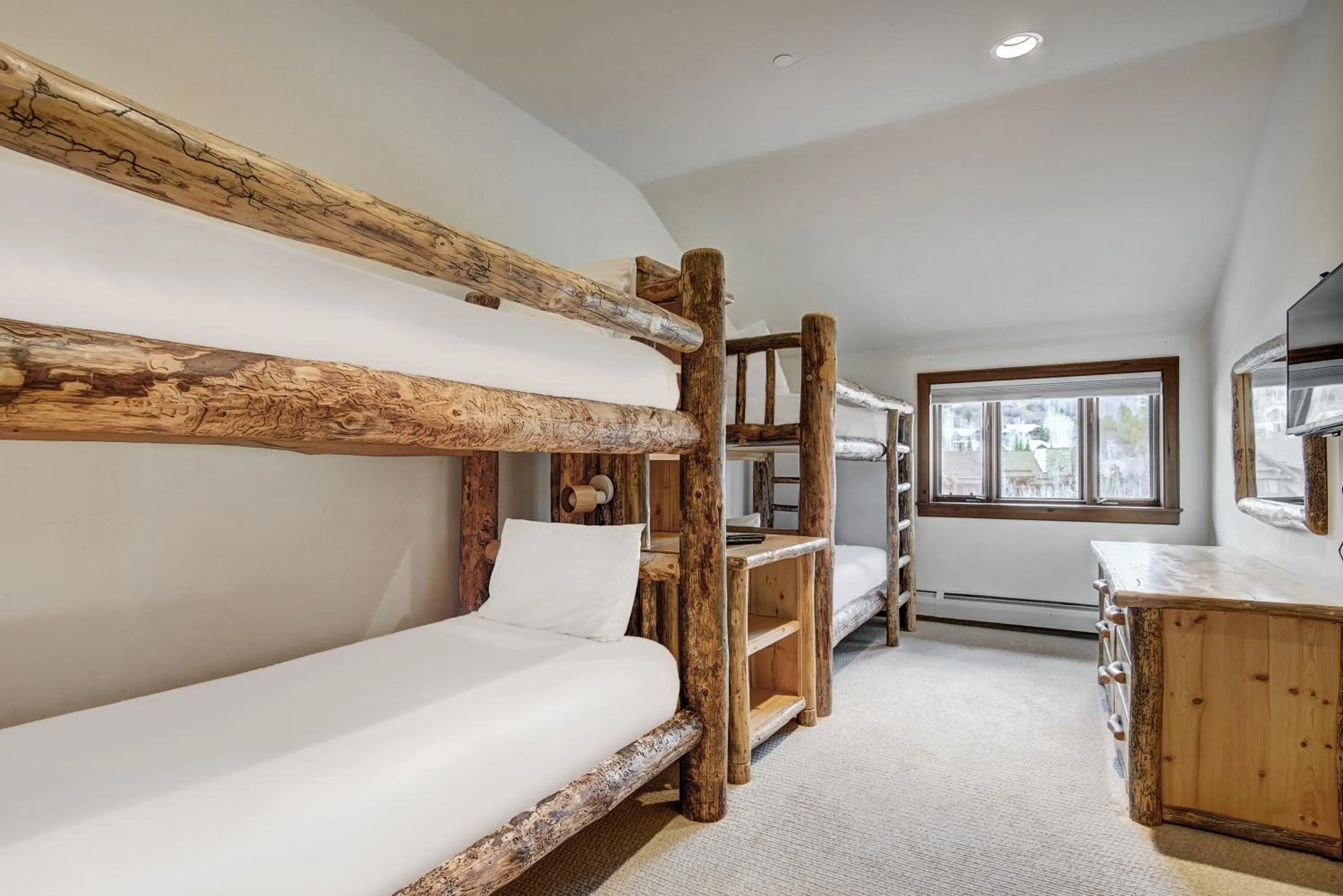 Bedroom, Bed in Bachelor Gulch Village