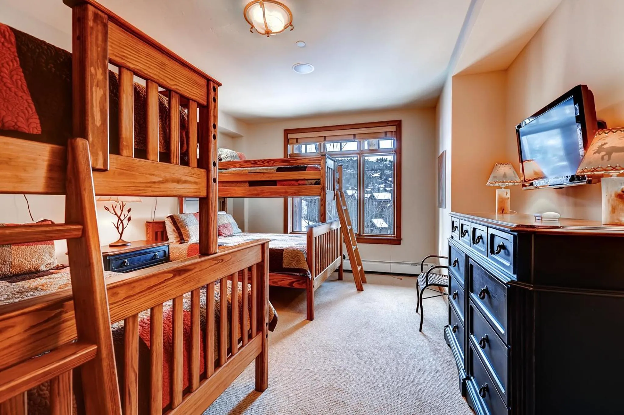 Bedroom, Bed in Bachelor Gulch Village