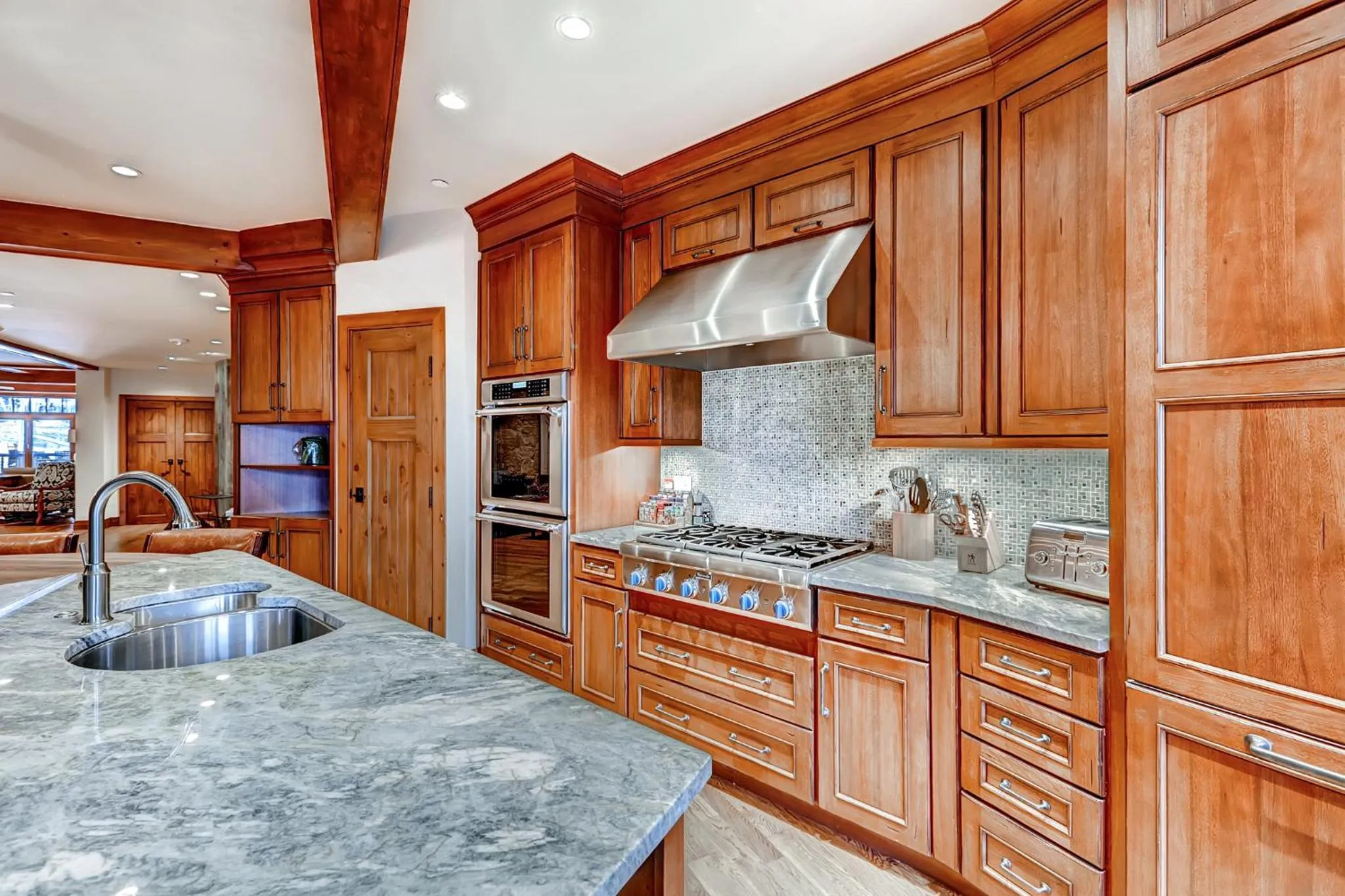 Kitchen or kitchenette in Bachelor Gulch Village