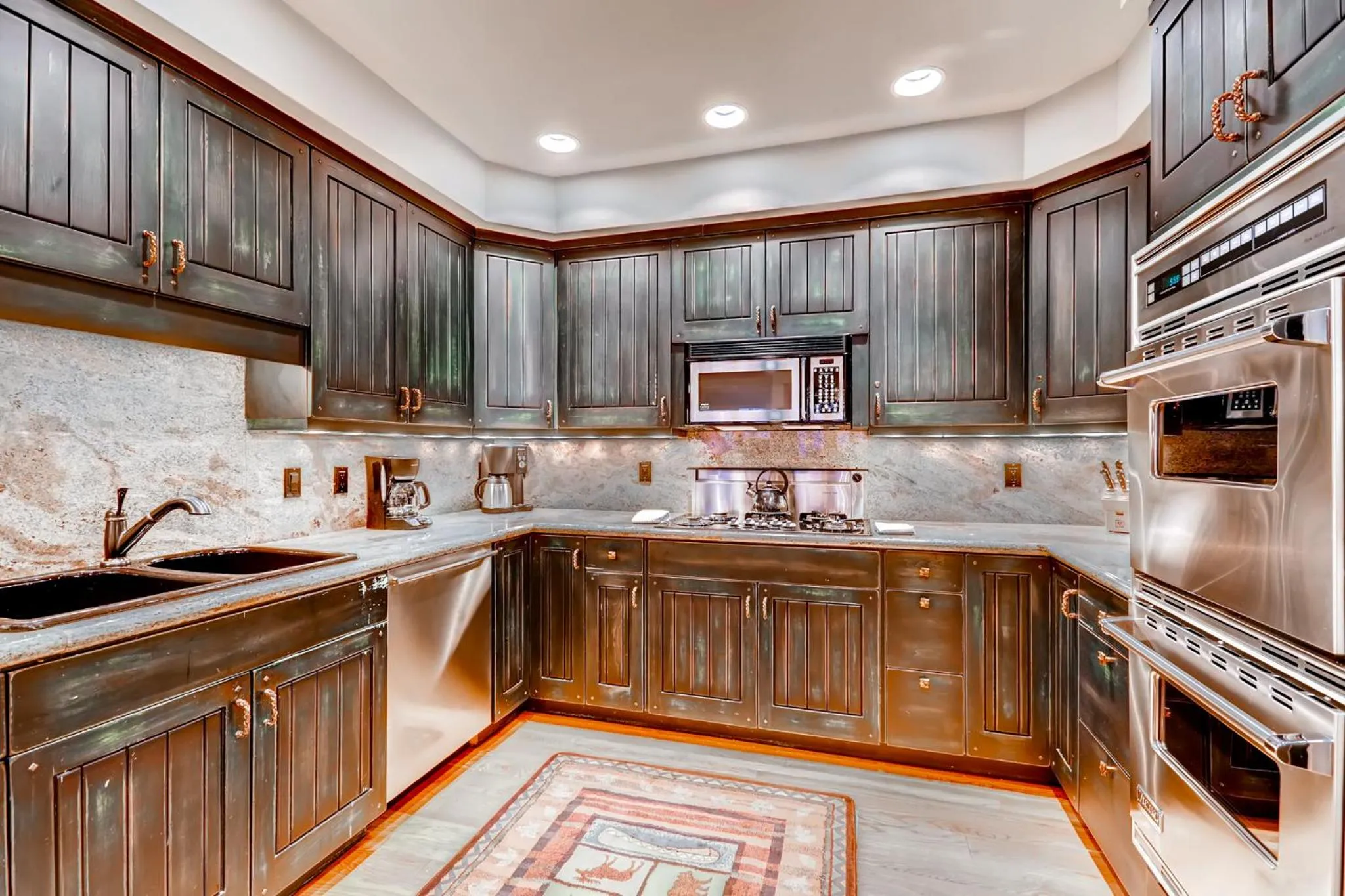Kitchen or kitchenette in Bachelor Gulch Village