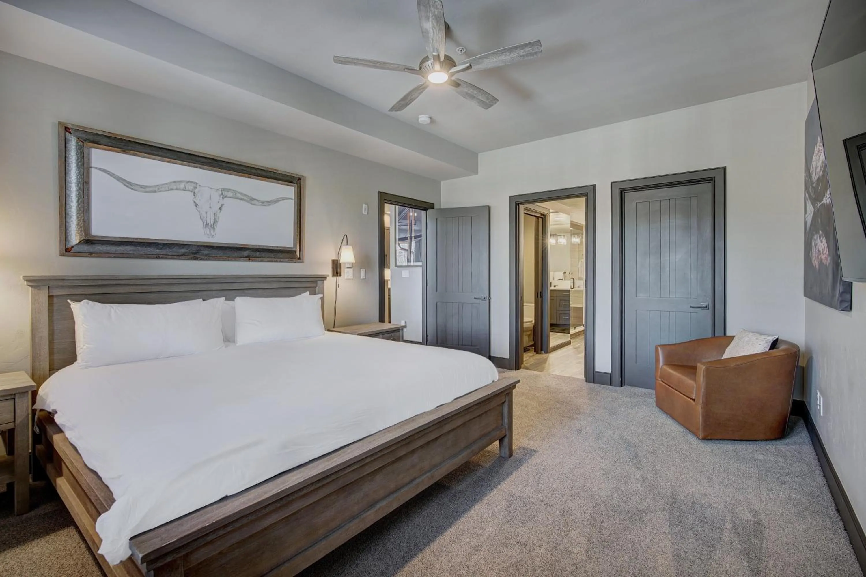 Bedroom, Bed in Bachelor Gulch Village