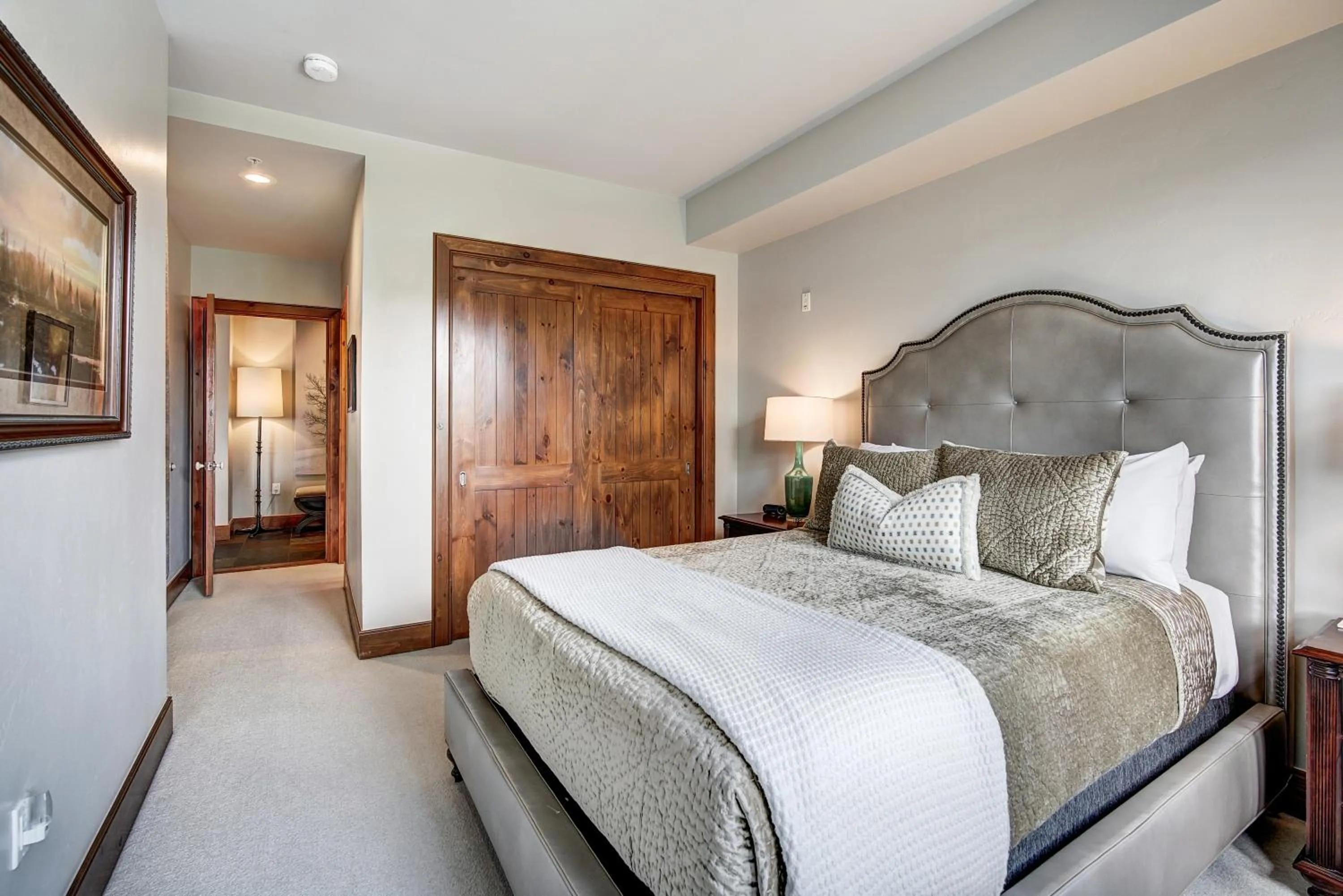 Bedroom, Bed in Bachelor Gulch Village