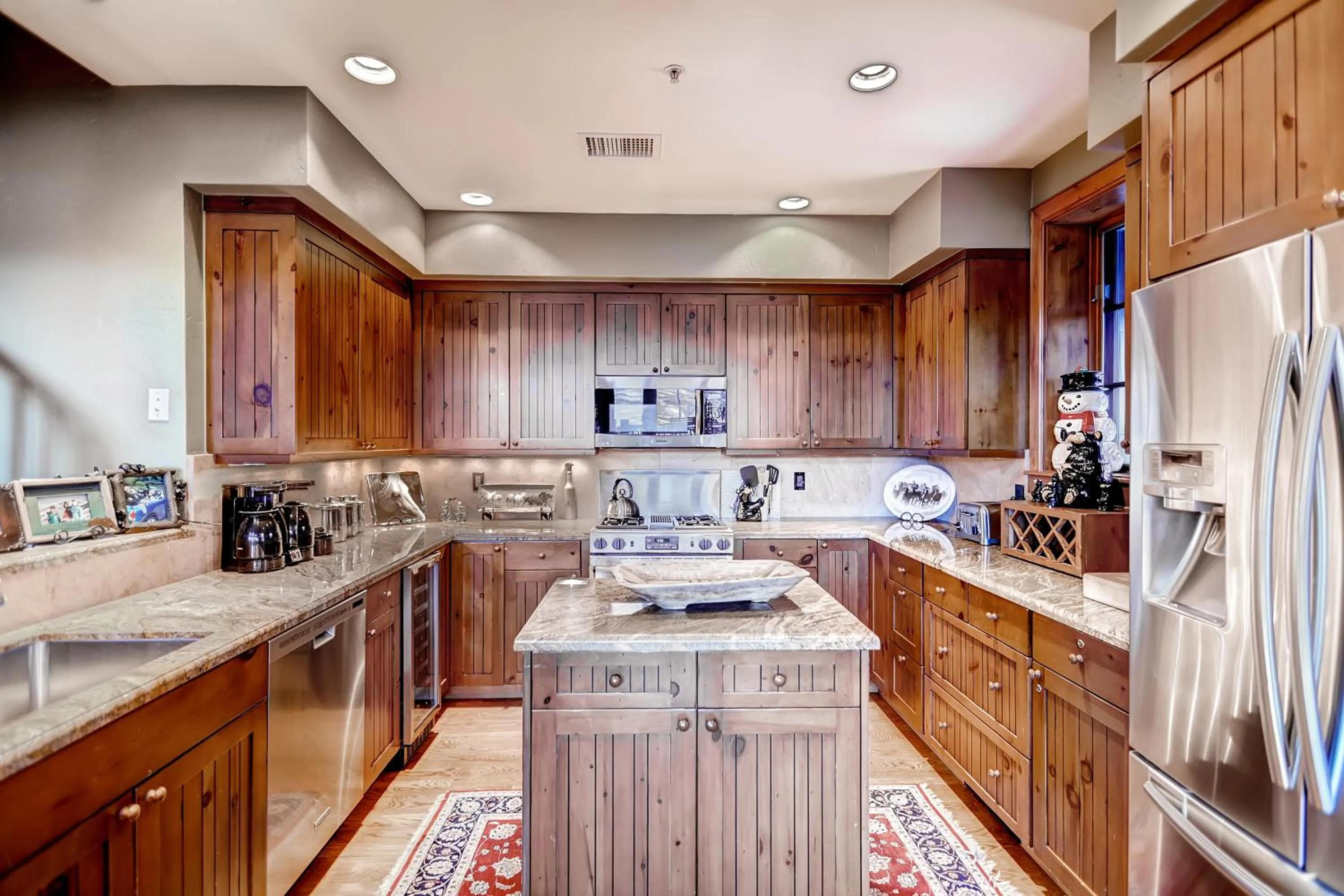 Kitchen or kitchenette in Bachelor Gulch Village