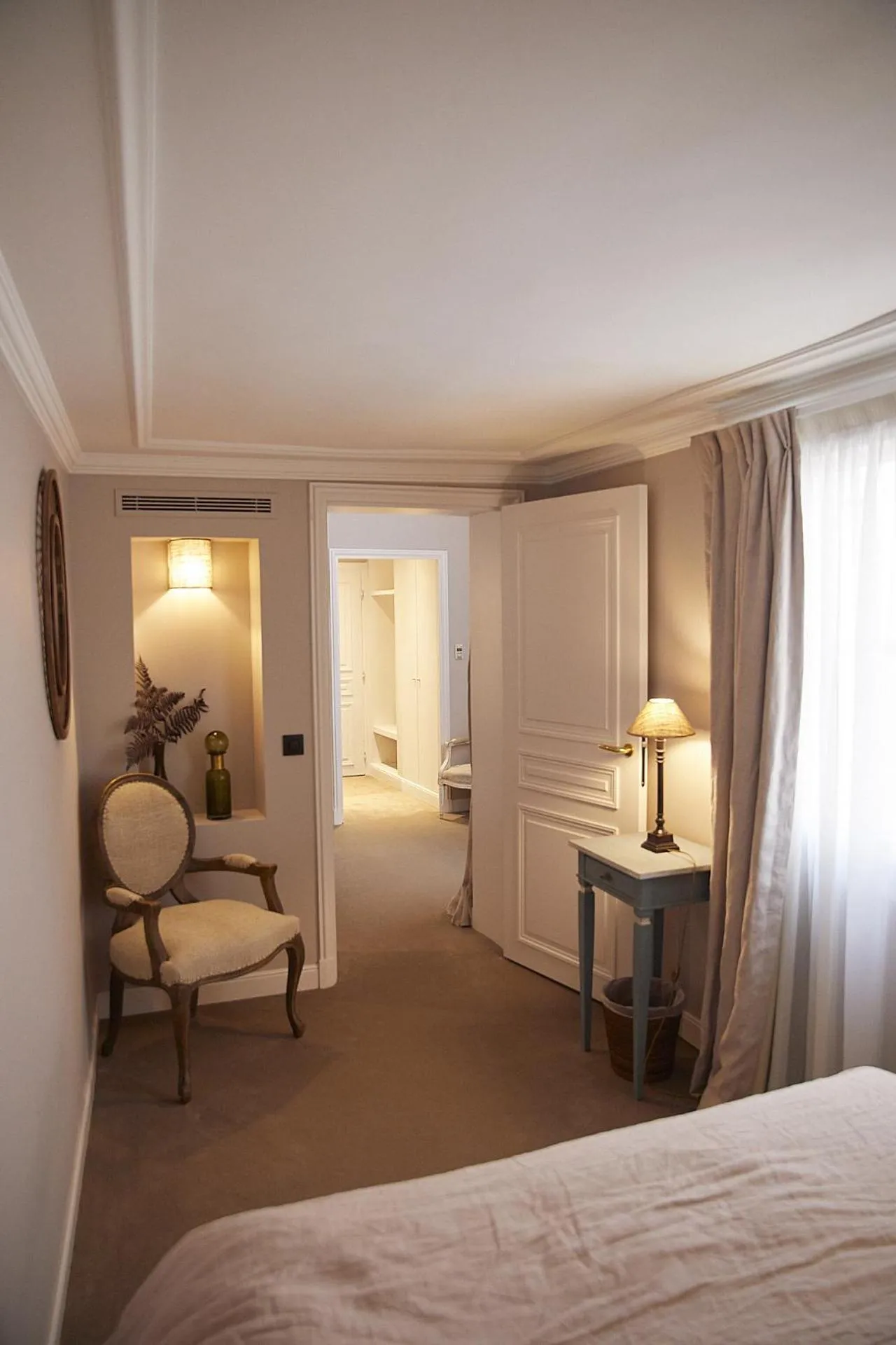 Bed in Hôtel du Danube Saint Germain