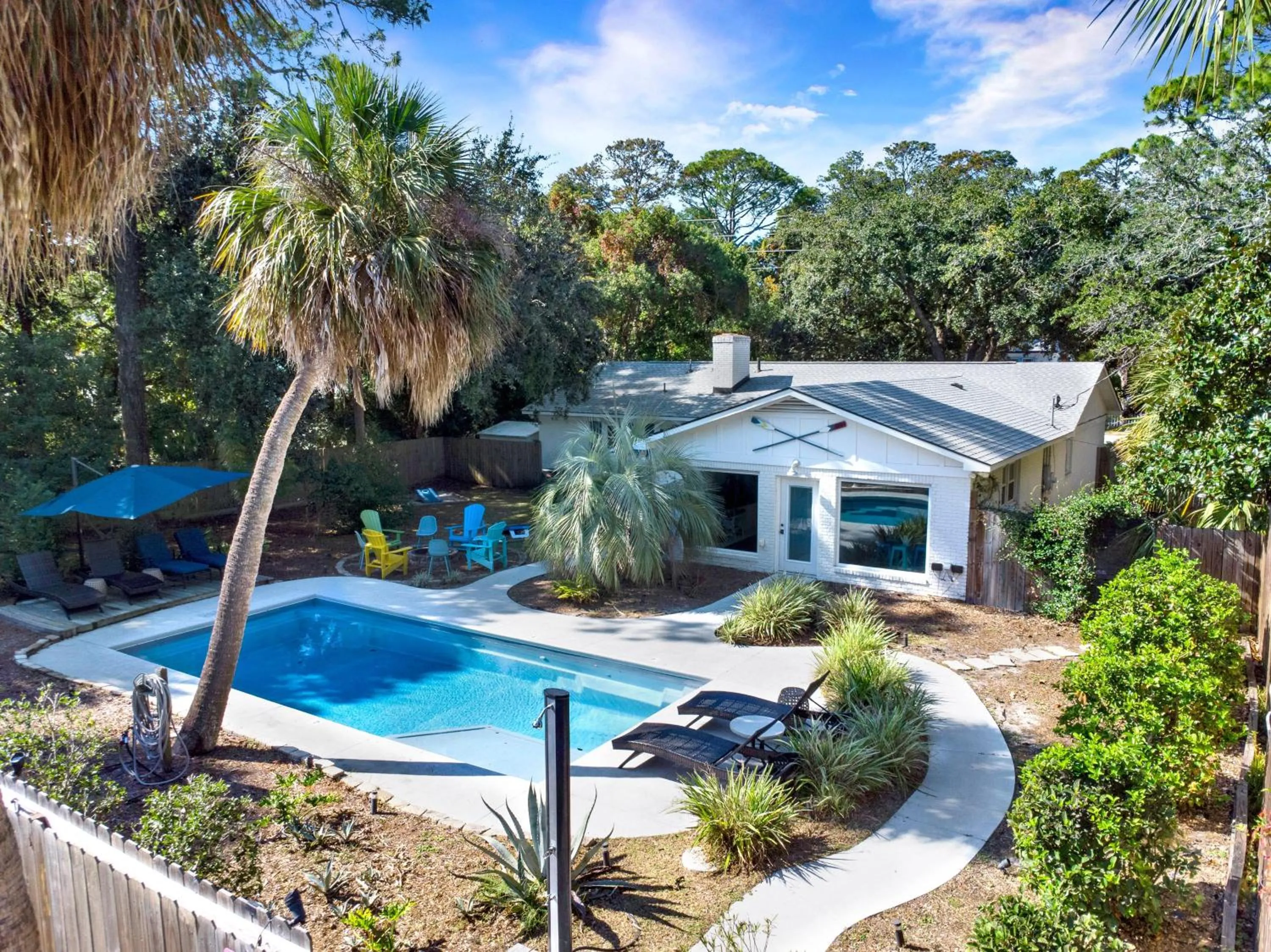 Pool view in The Oar House
