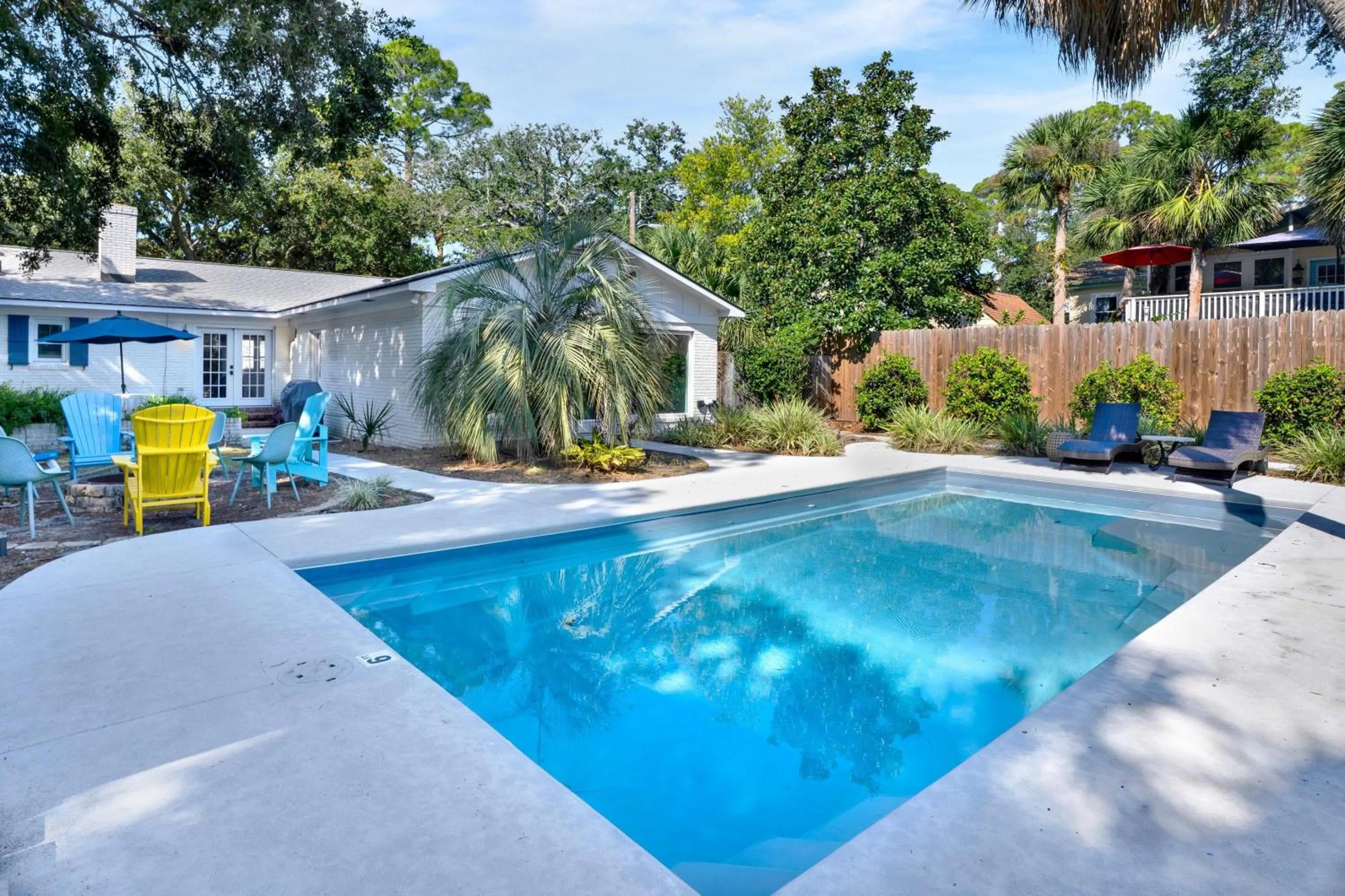 Pool view in The Oar House