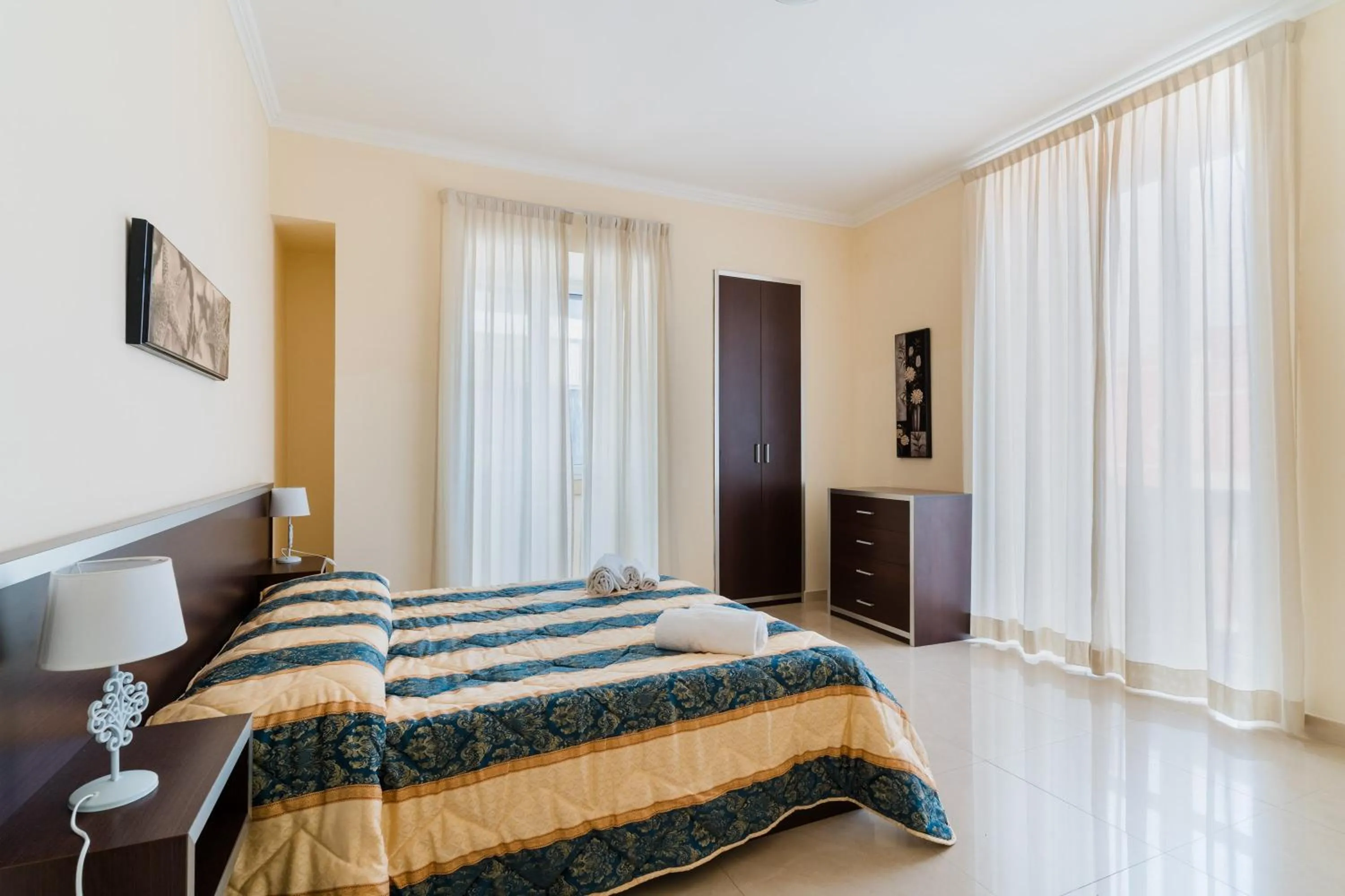 Living room, Bed in Palazzo Mongiò