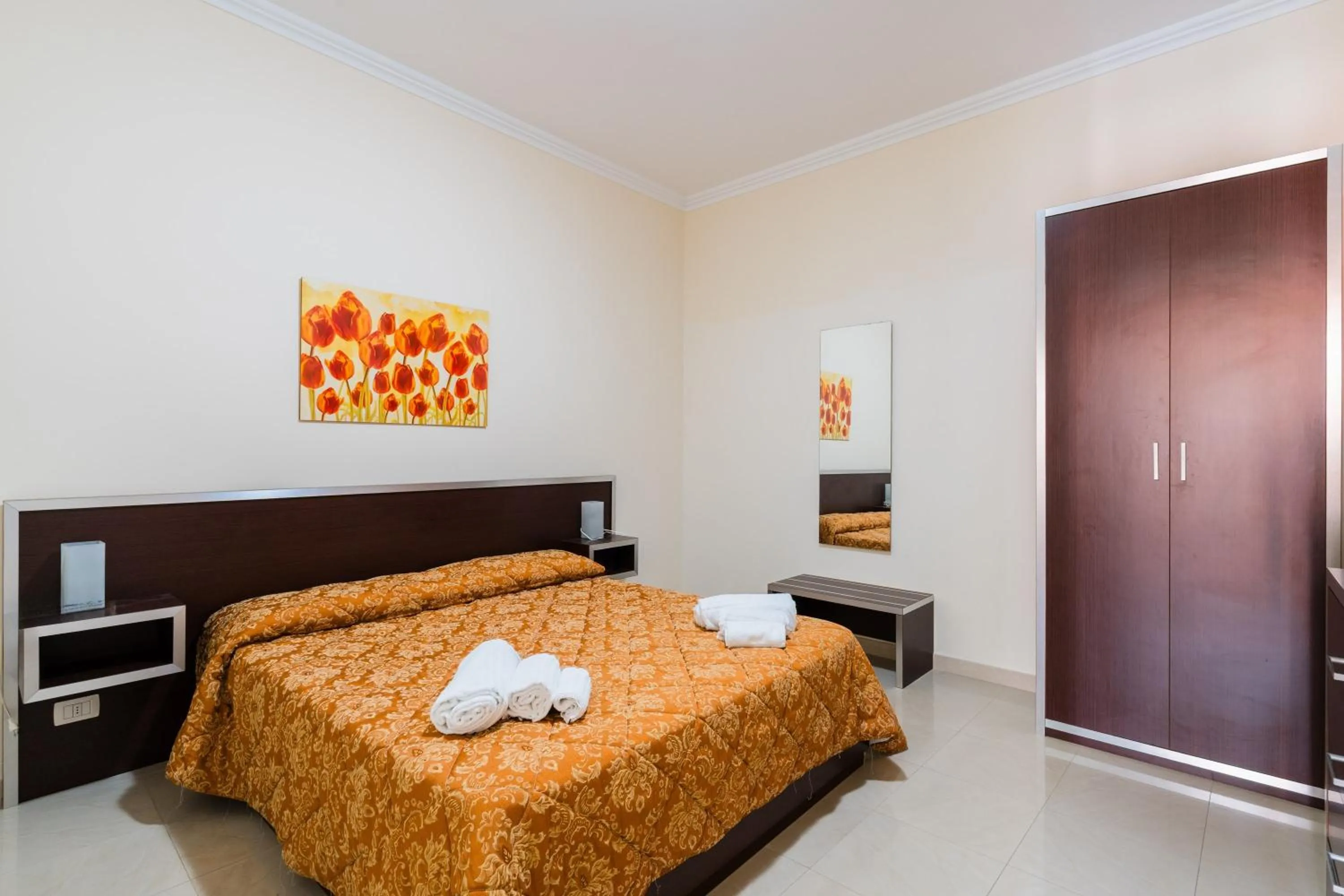 Living room, Bed in Palazzo Mongiò