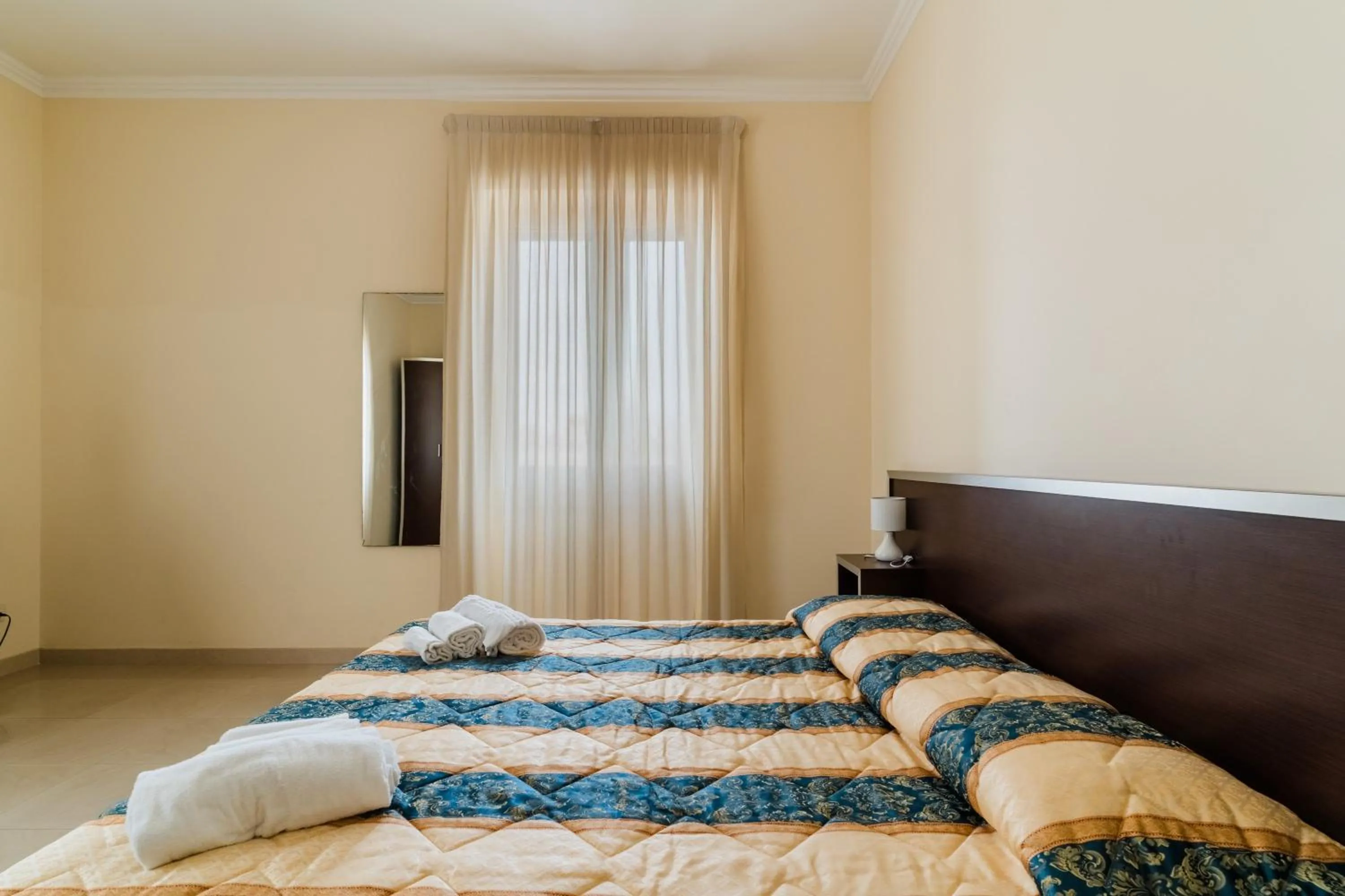 Living room, Bed in Palazzo Mongiò