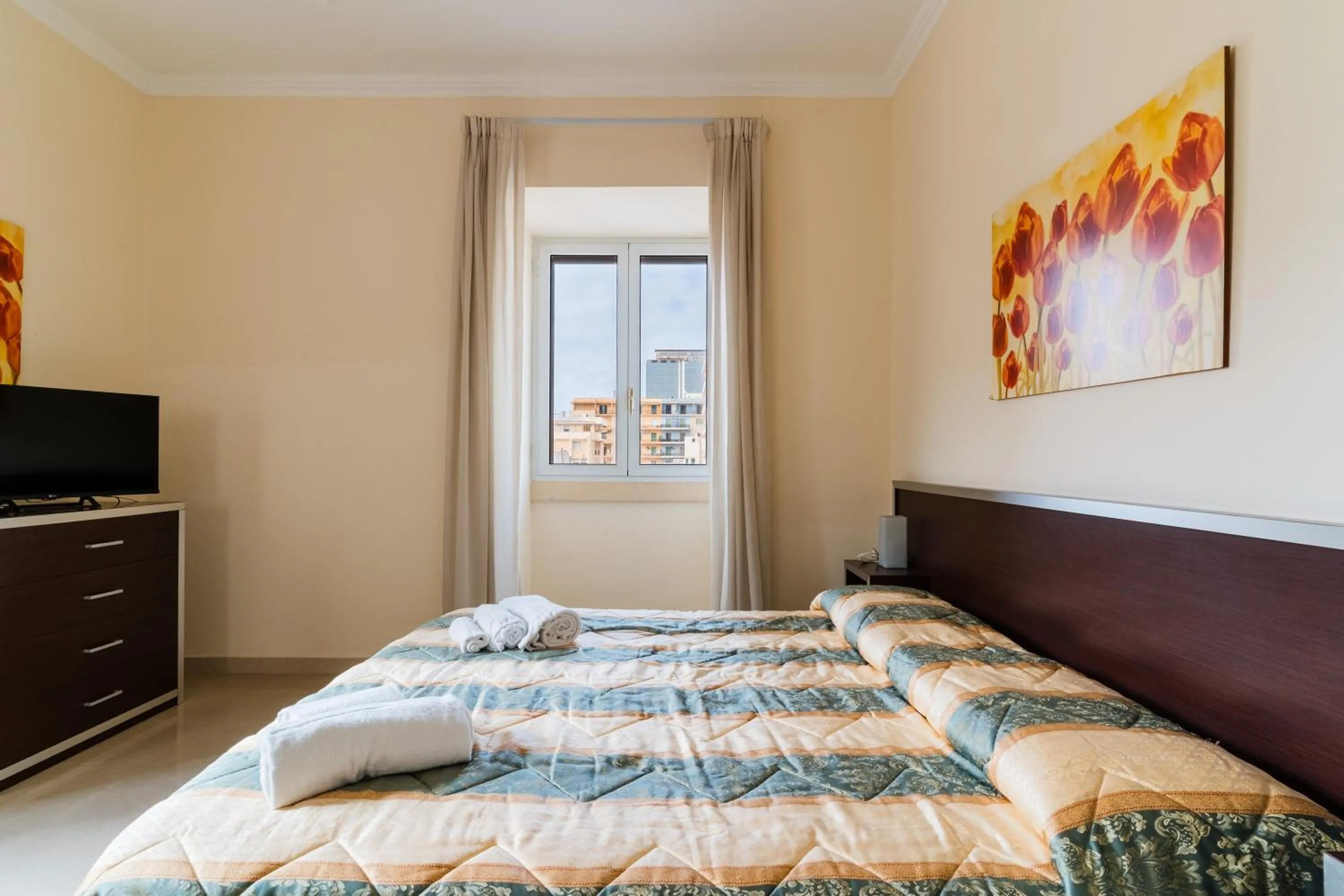 Living room, Bed in Palazzo Mongiò