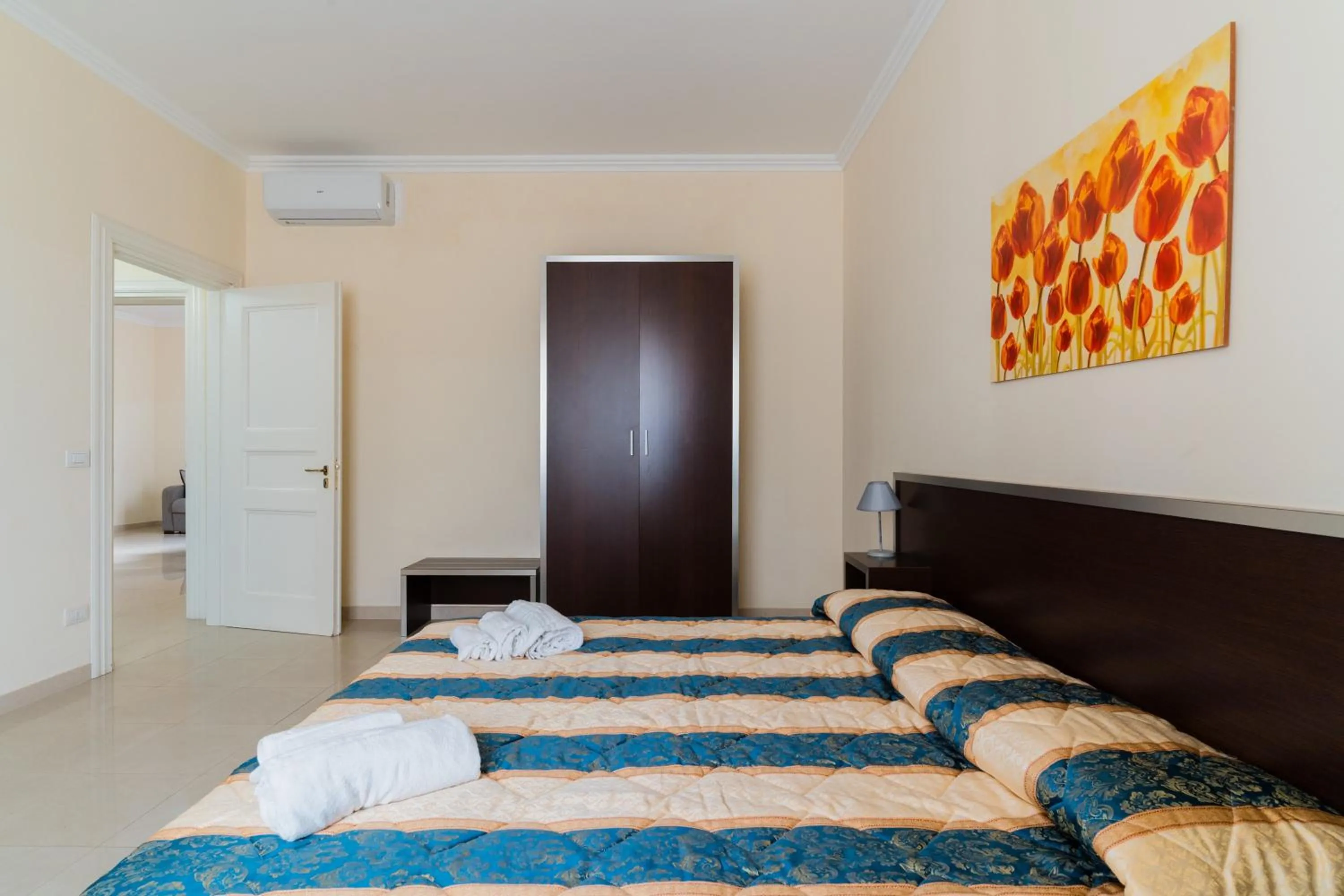 Property building, Bed in Palazzo Mongiò