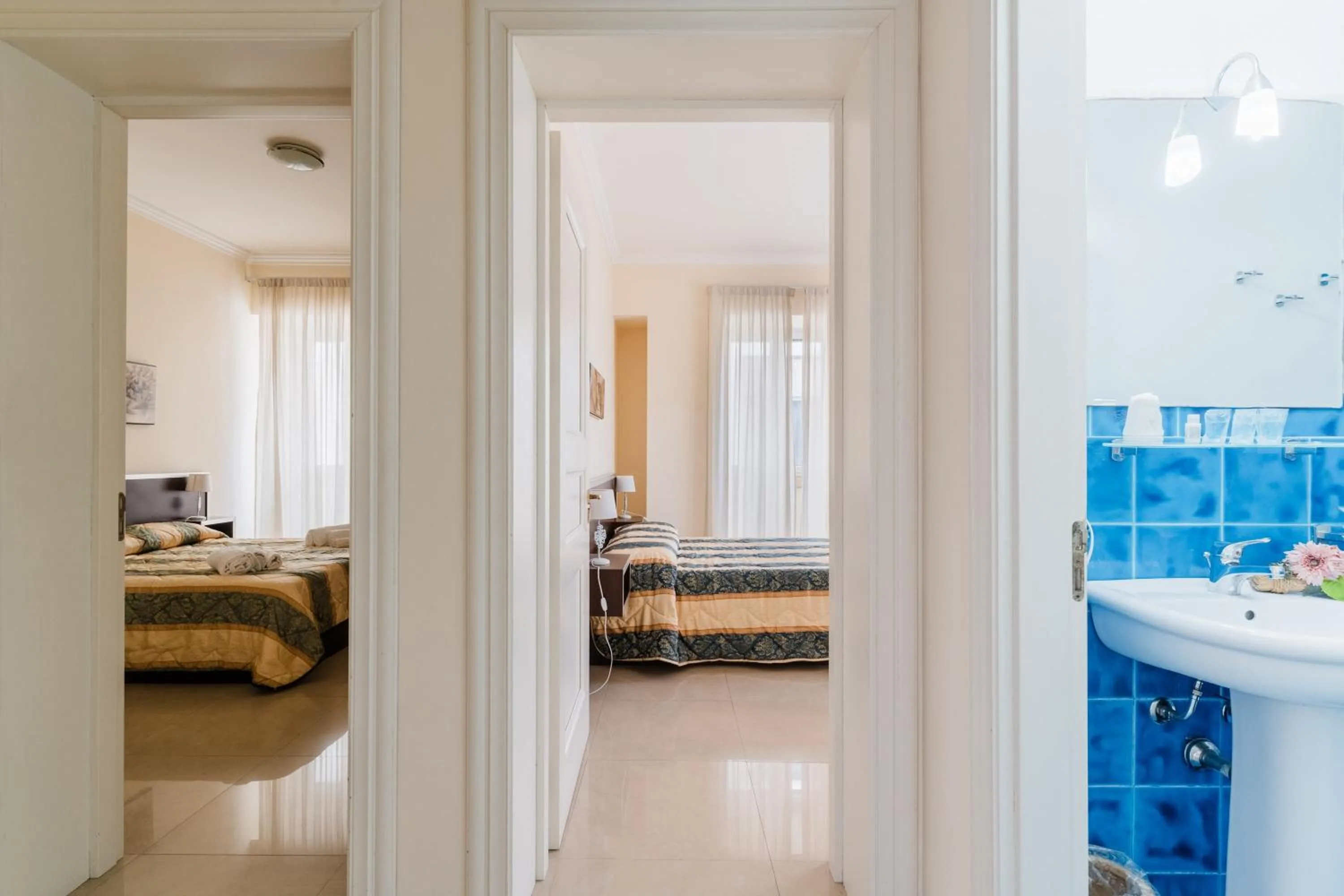 Living room, Bed in Palazzo Mongiò