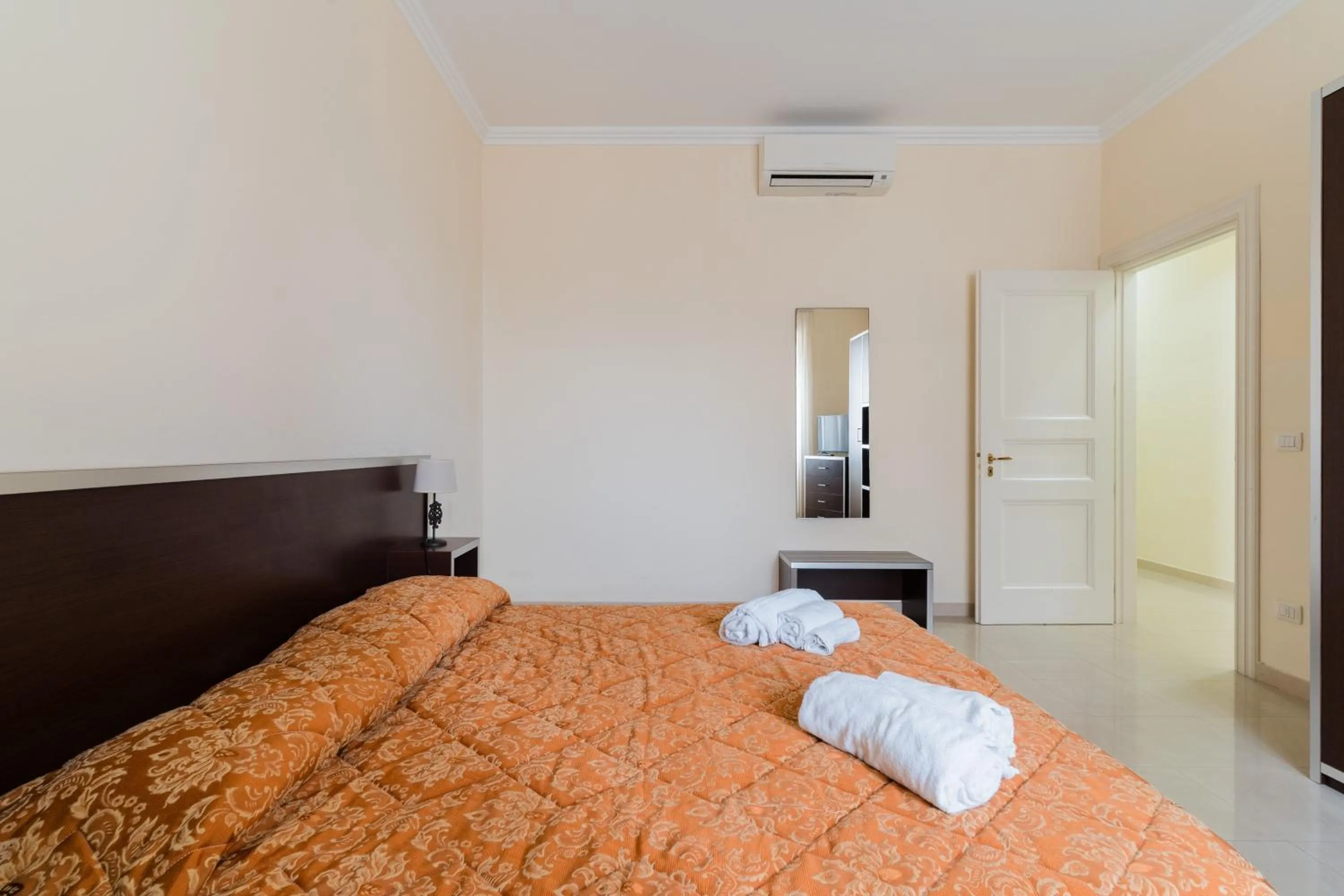 Property building, Bed in Palazzo Mongiò