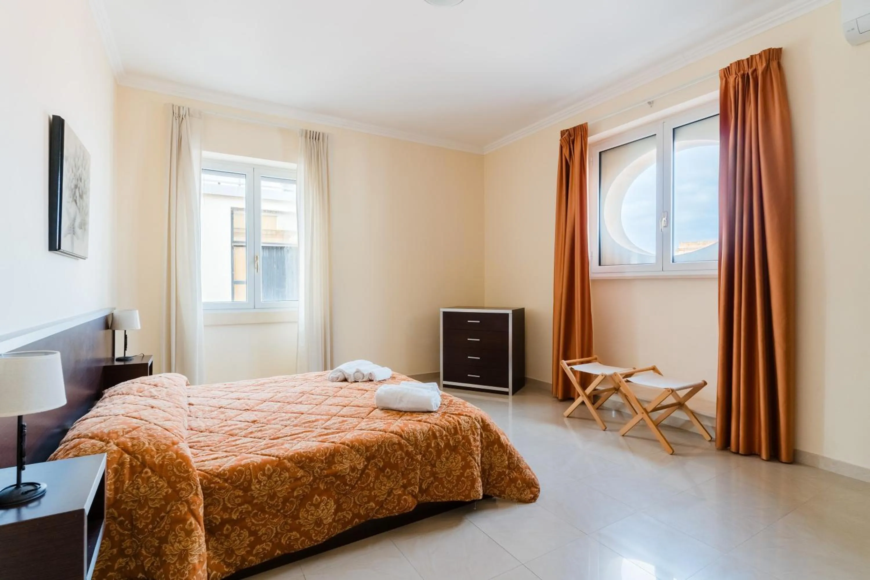 Living room, Bed in Palazzo Mongiò