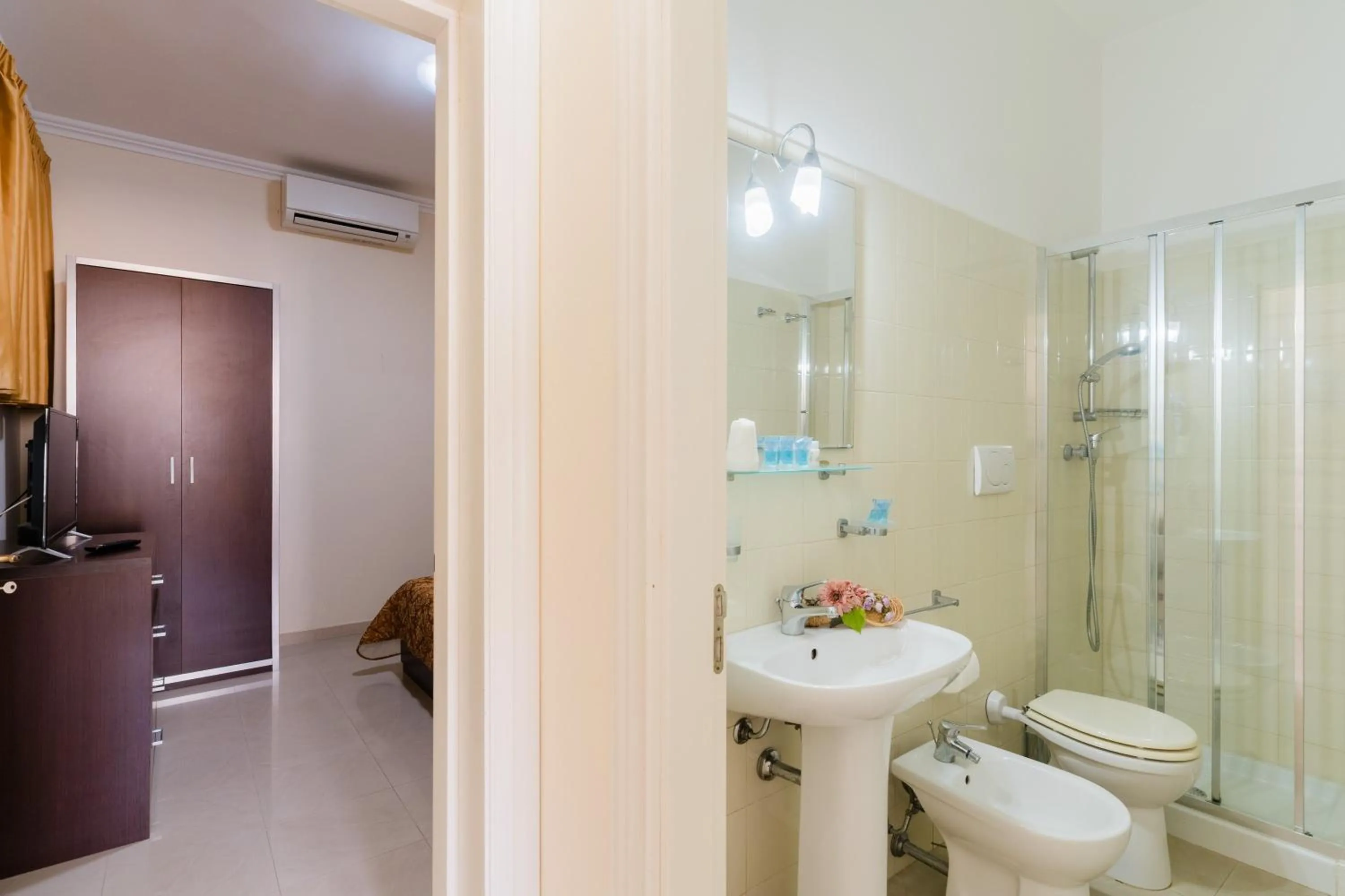Bathroom in Palazzo Mongiò