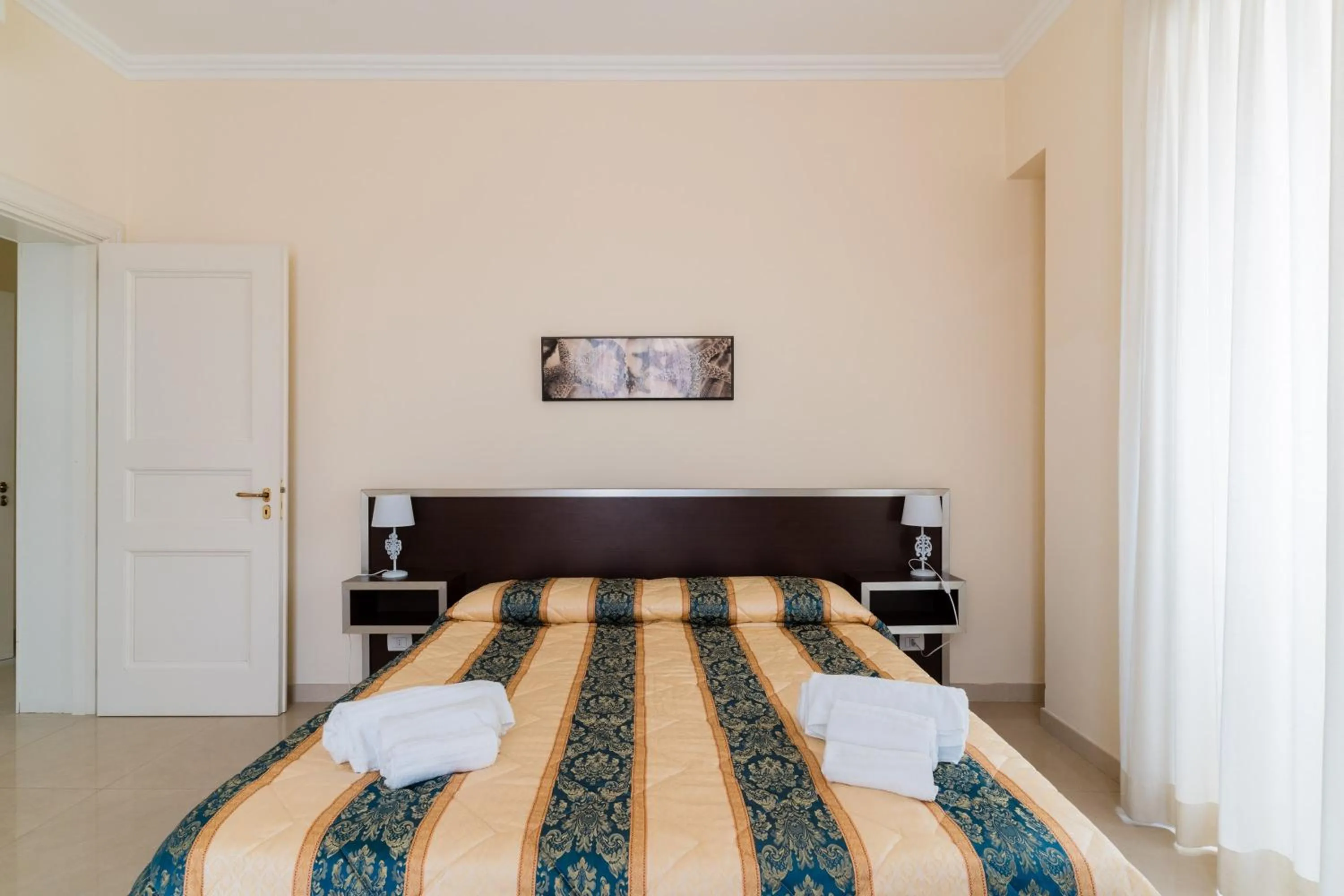 Living room, Bed in Palazzo Mongiò