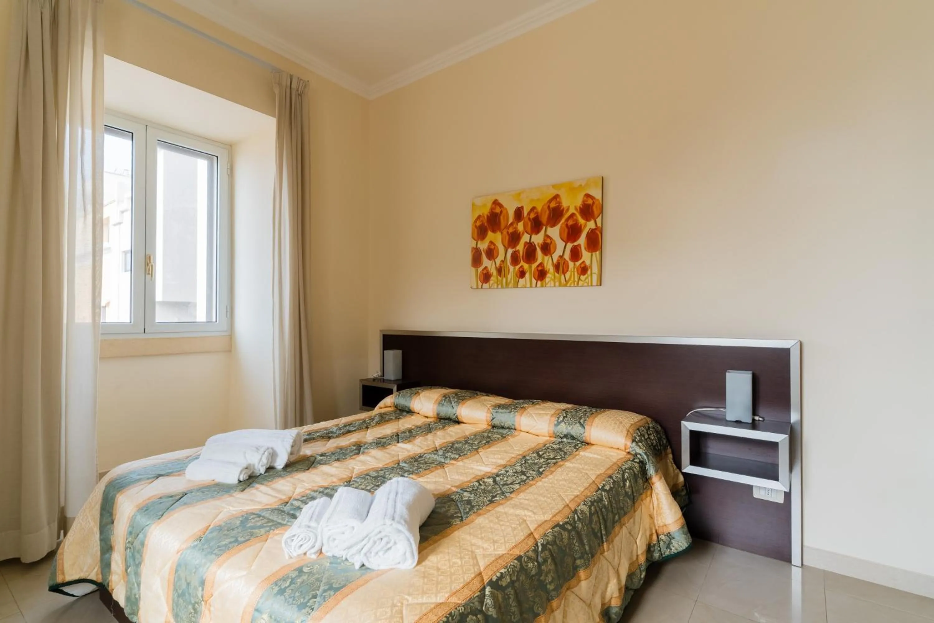 Living room, Bed in Palazzo Mongiò
