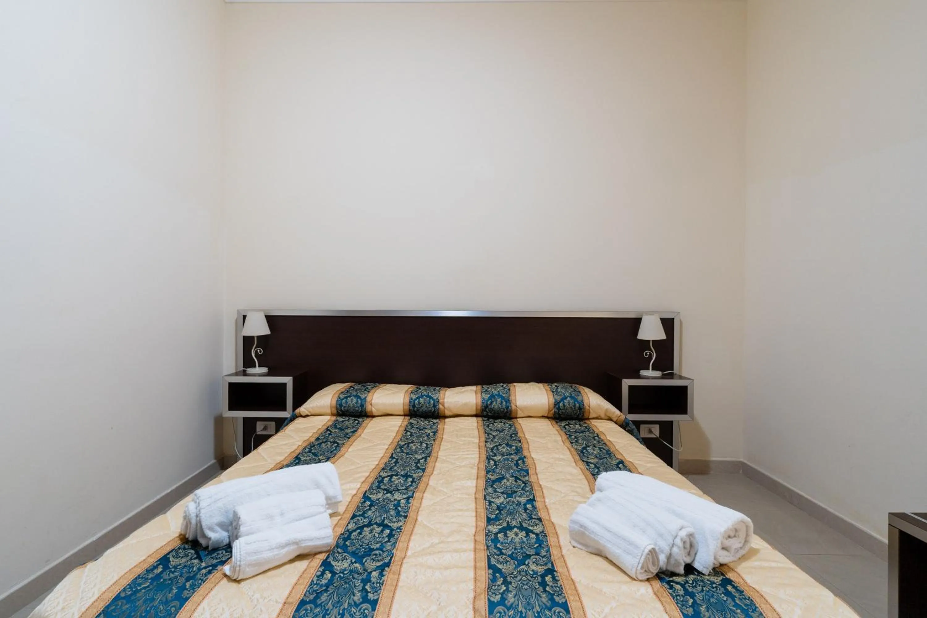 Property building, Bed in Palazzo Mongiò