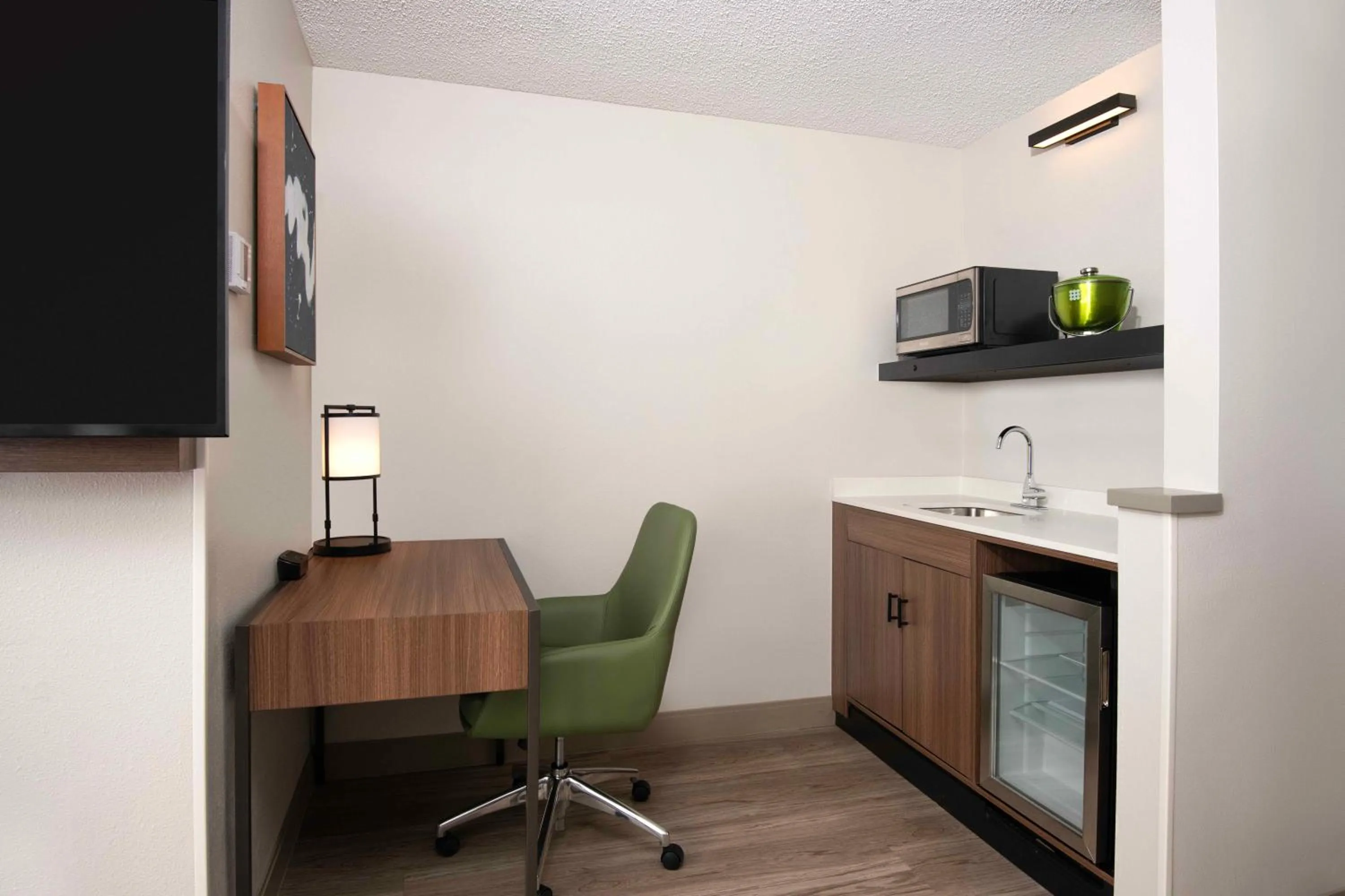 Kitchen or kitchenette in Hyatt Place Denver Tech Center
