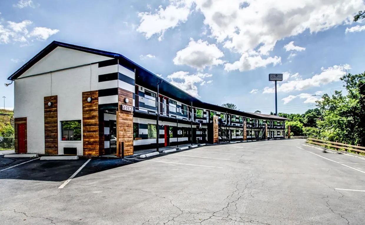 Property building in The Asheville Inn