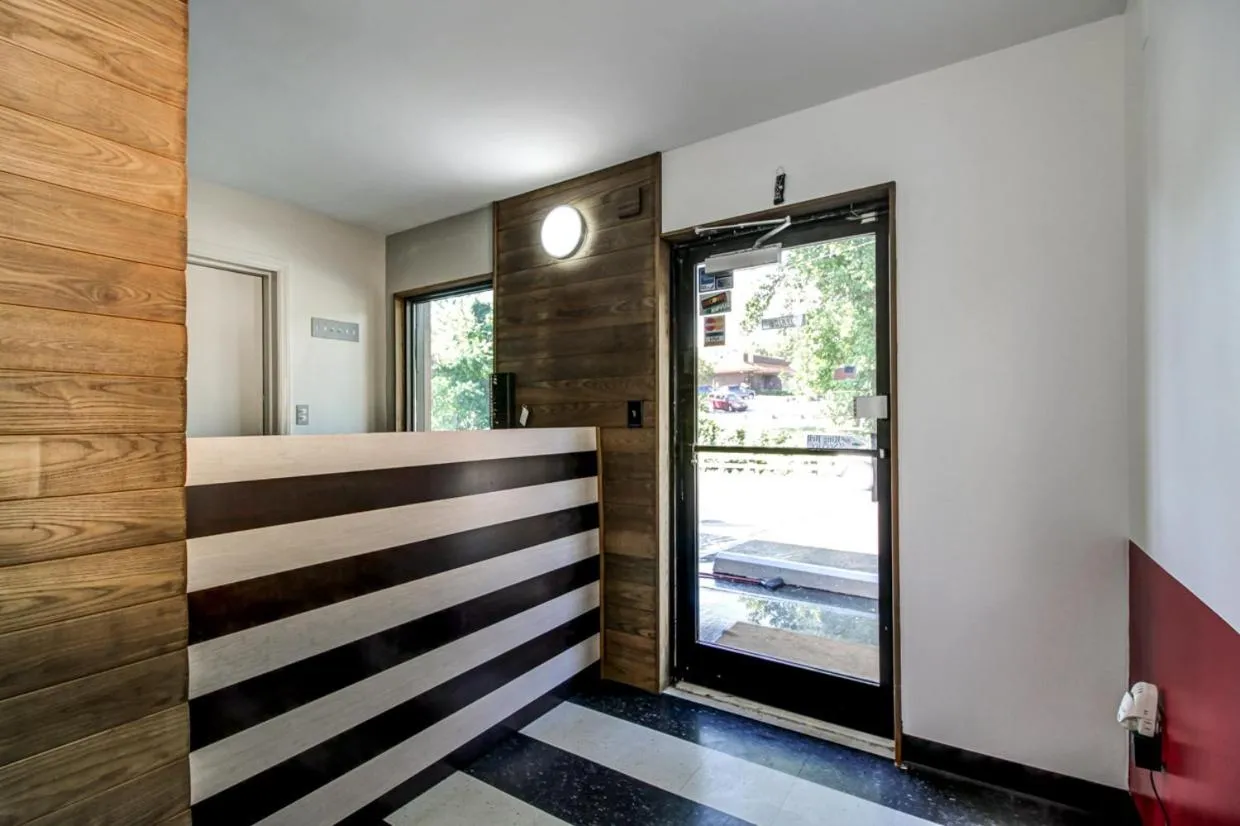 Day, Bed in The Asheville Inn