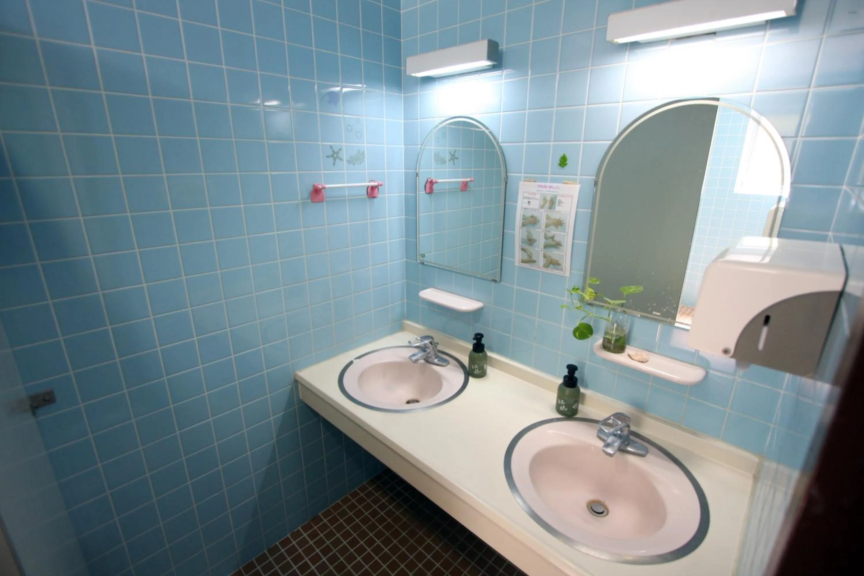 Toilet in Hotel Oceans Nakijin