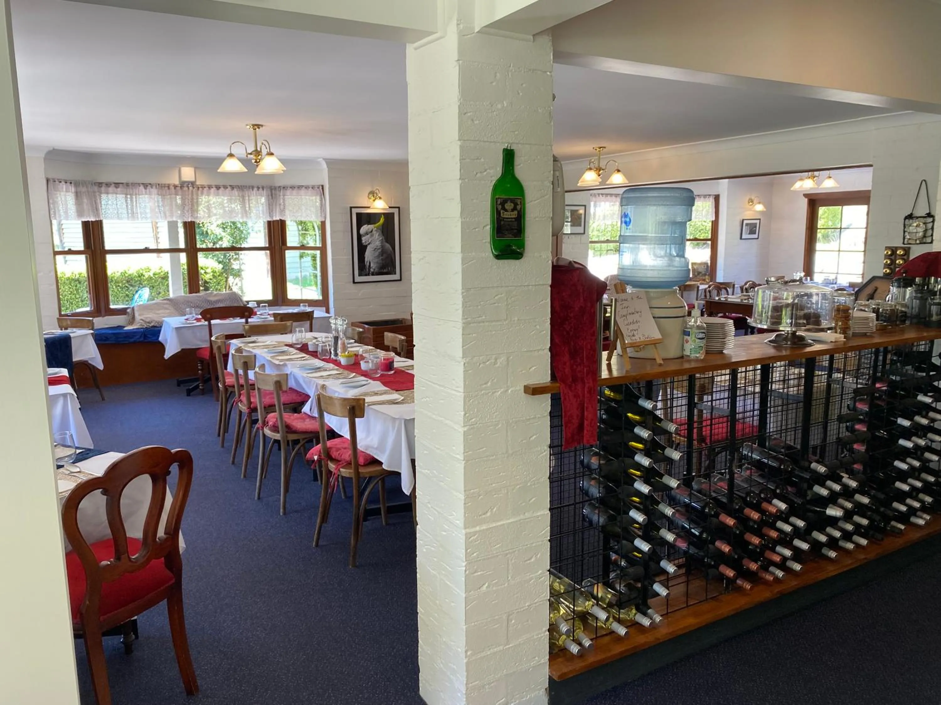 Restaurant/places to eat in Girraween Country Inn