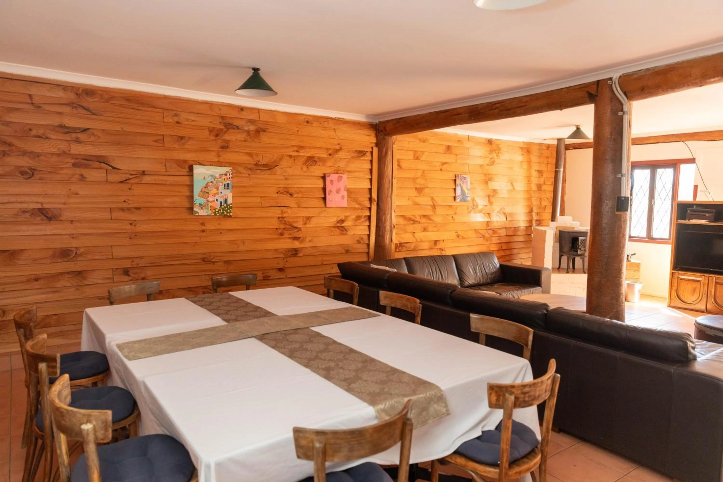 Living room in Girraween Country Inn