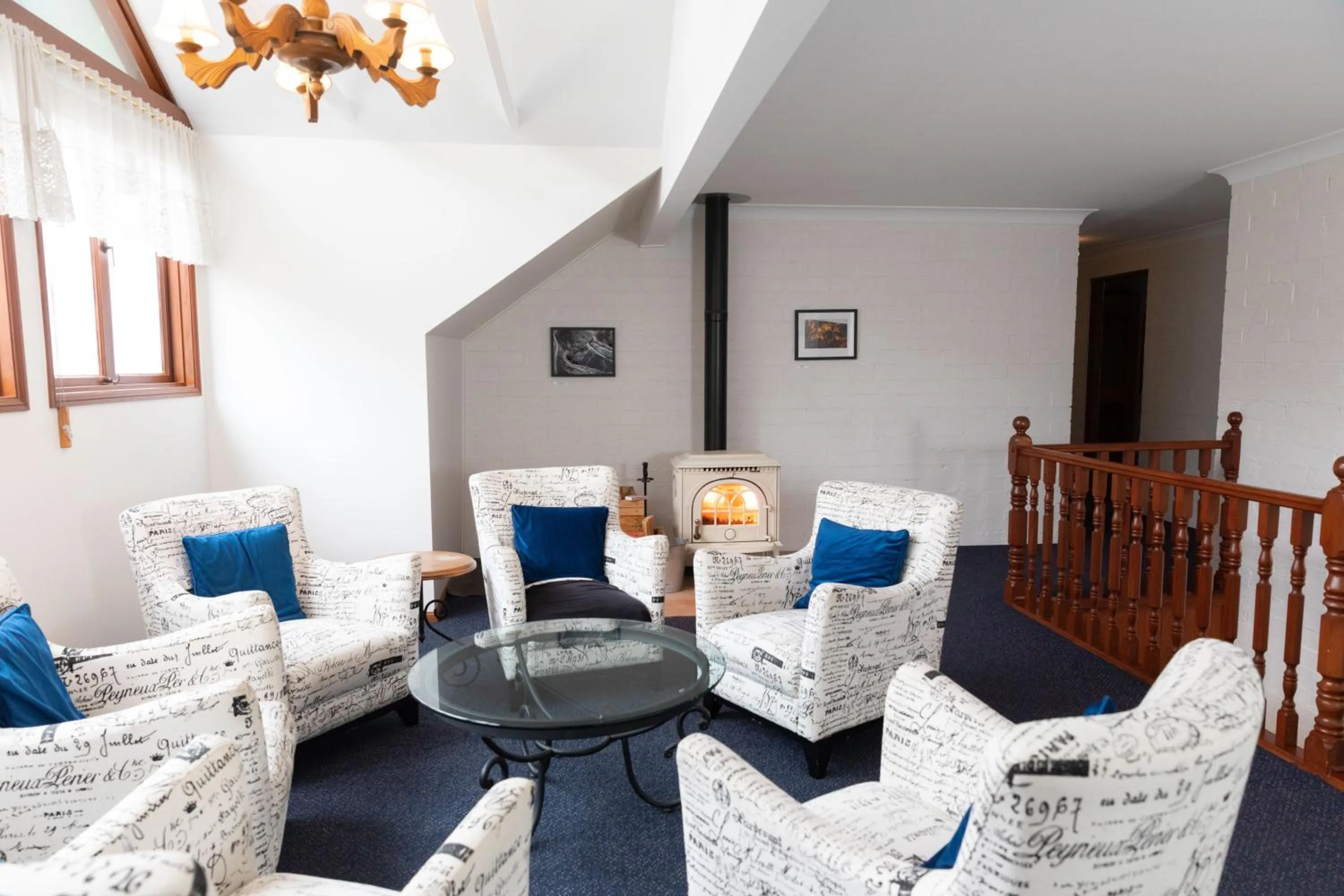 Restaurant/places to eat in Girraween Country Inn