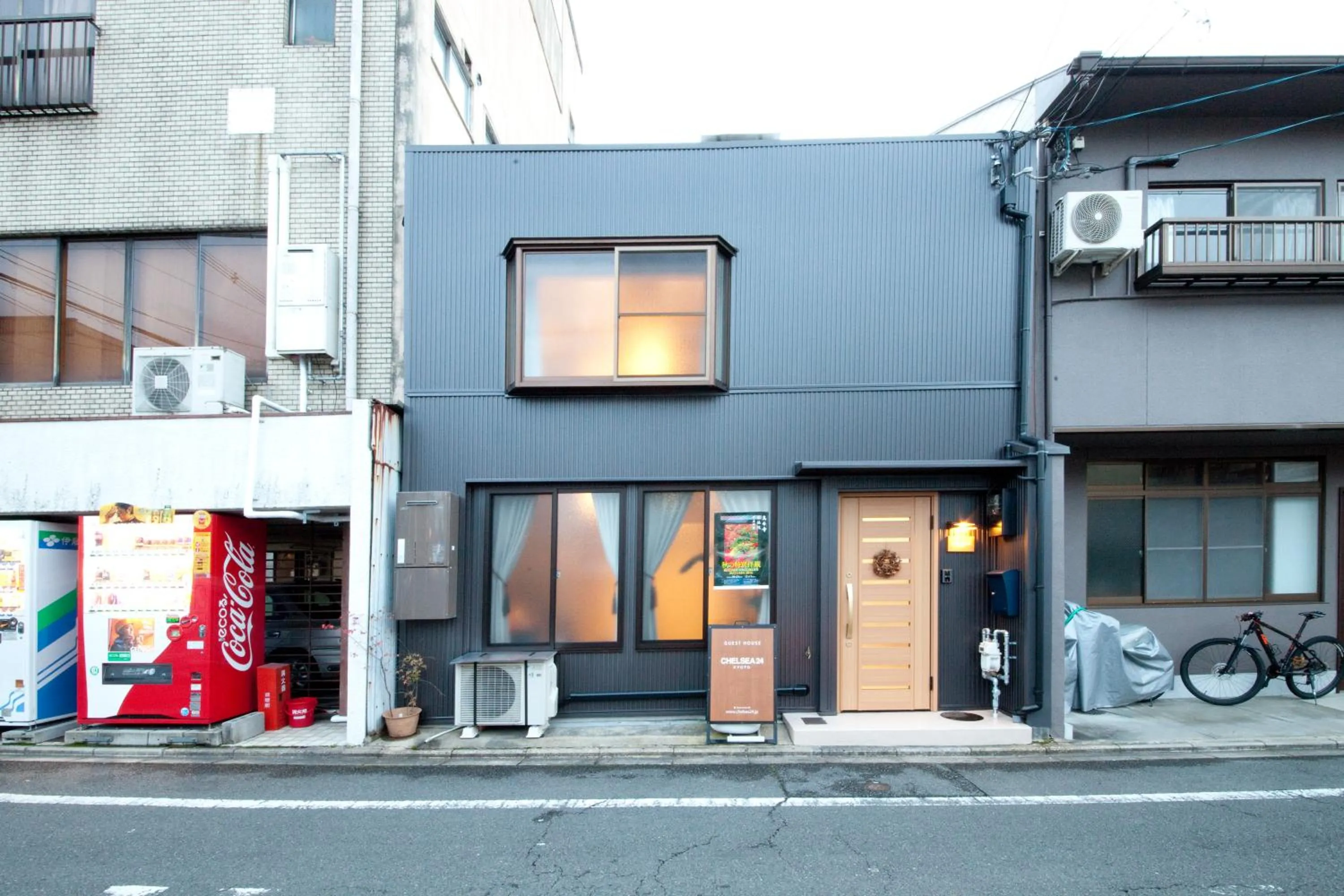 Facade/entrance in CHELSEA24