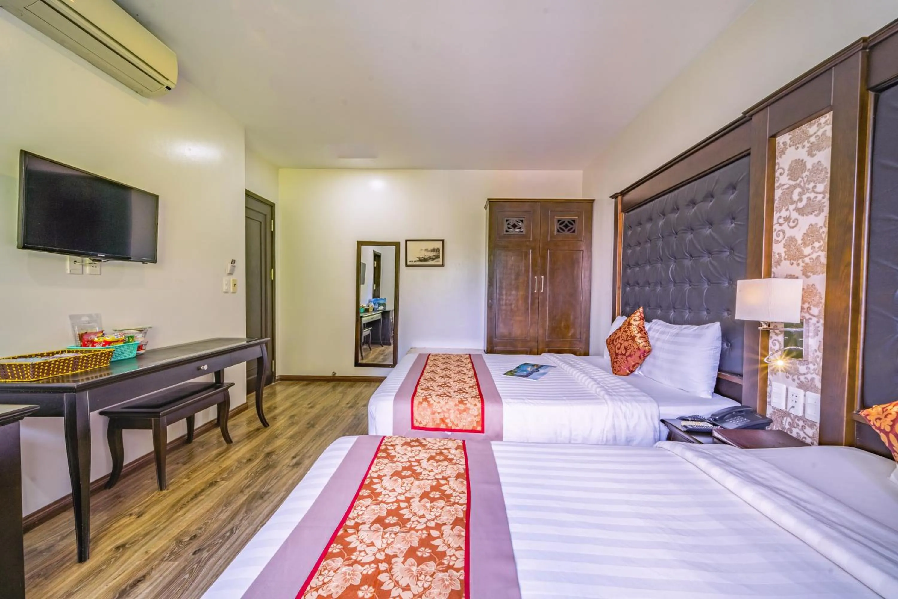 Bed in Ha Long Park Hotel