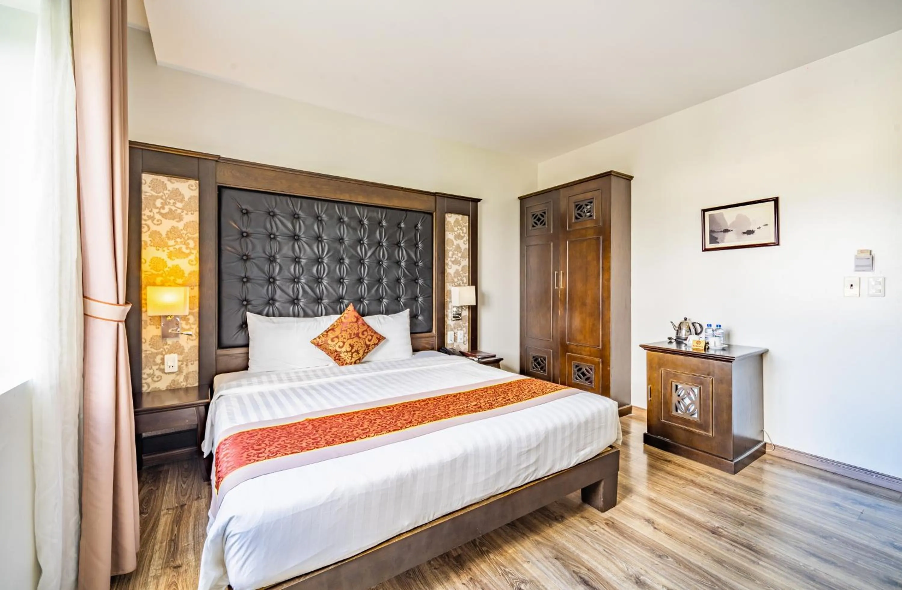 Bed in Ha Long Park Hotel