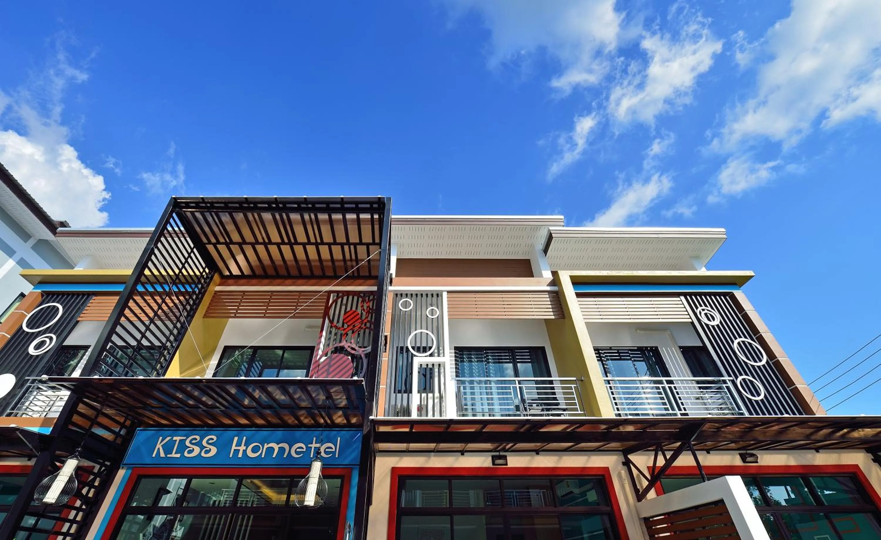 Facade/entrance in Kiss Hometel