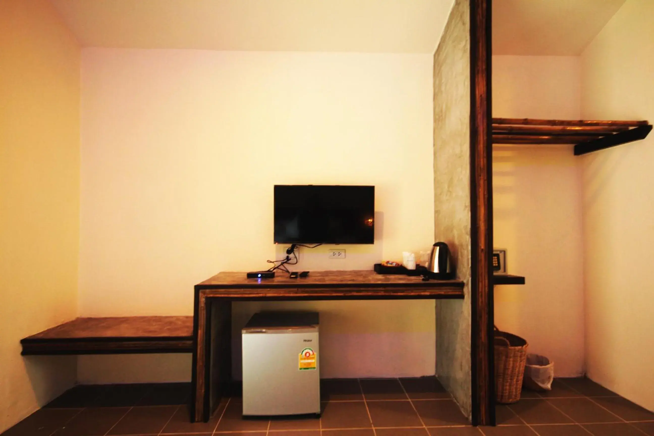 Coffee/tea facilities, TV/Entertainment Center in Coco Cape Lanta Resort (SHA Extra Plus)