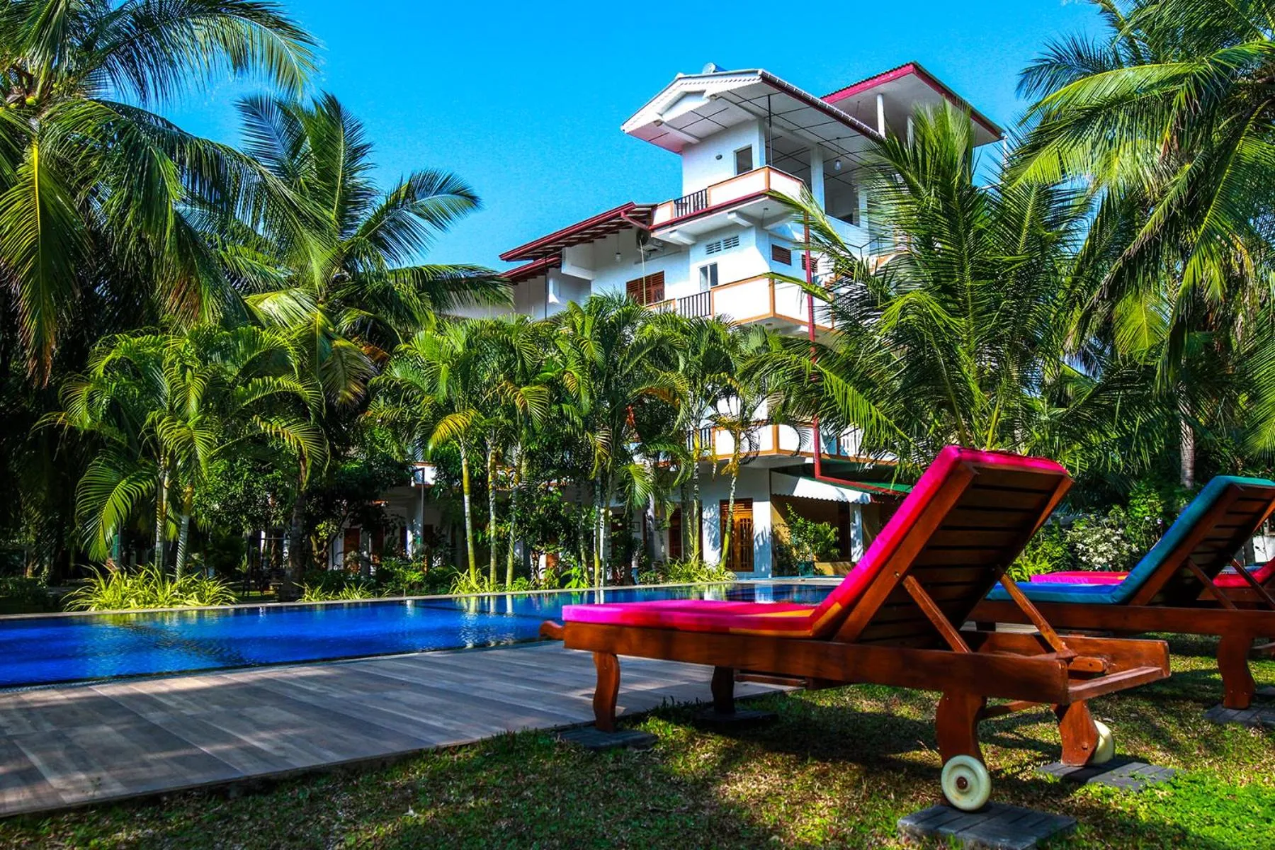 Swimming pool in Hotel Nilketha Yala Tissamaharama