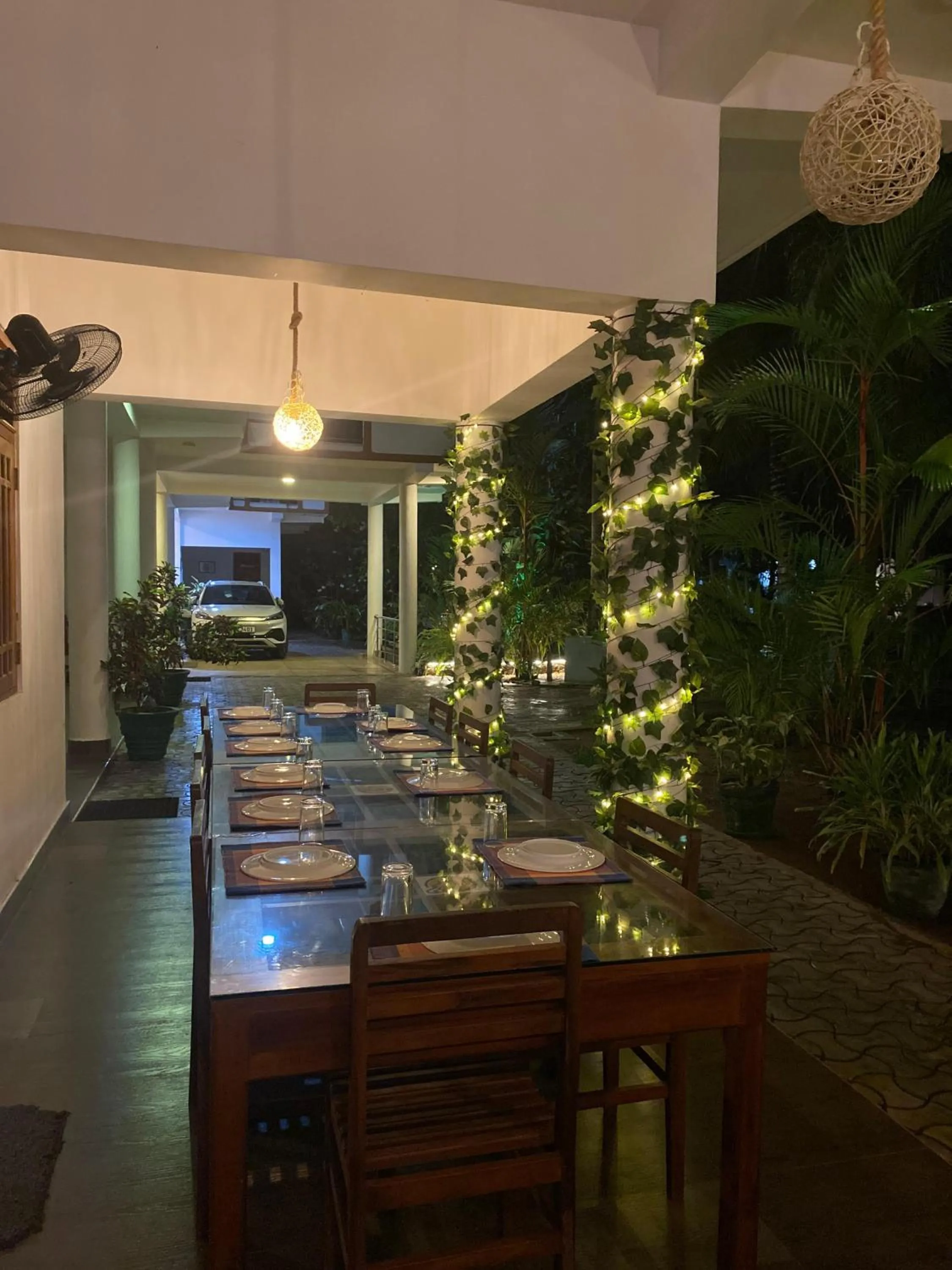 Dining area in Hotel Nilketha Yala Tissamaharama