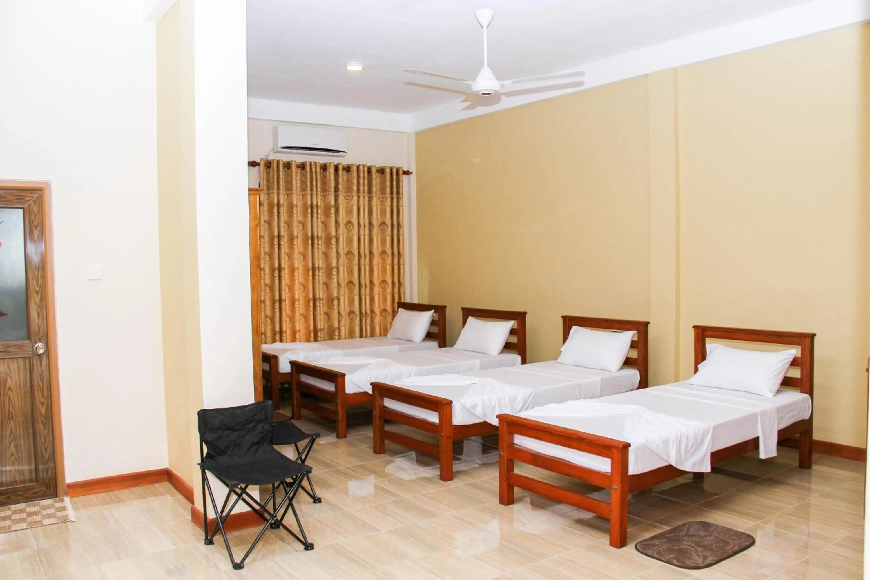 Photo of the whole room, Bed in Hotel Nilketha Yala Tissamaharama