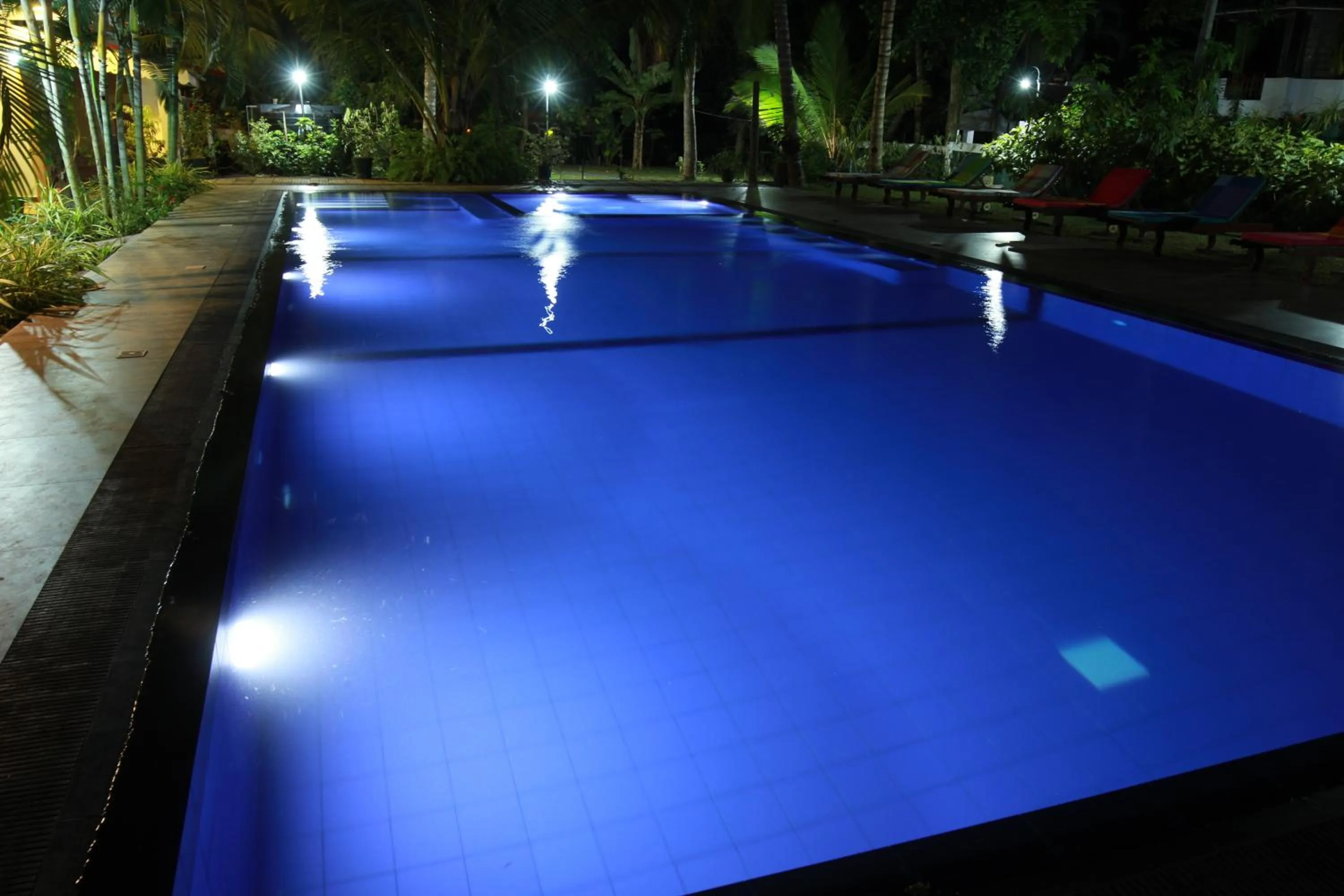 Swimming pool in Hotel Nilketha Yala Tissamaharama