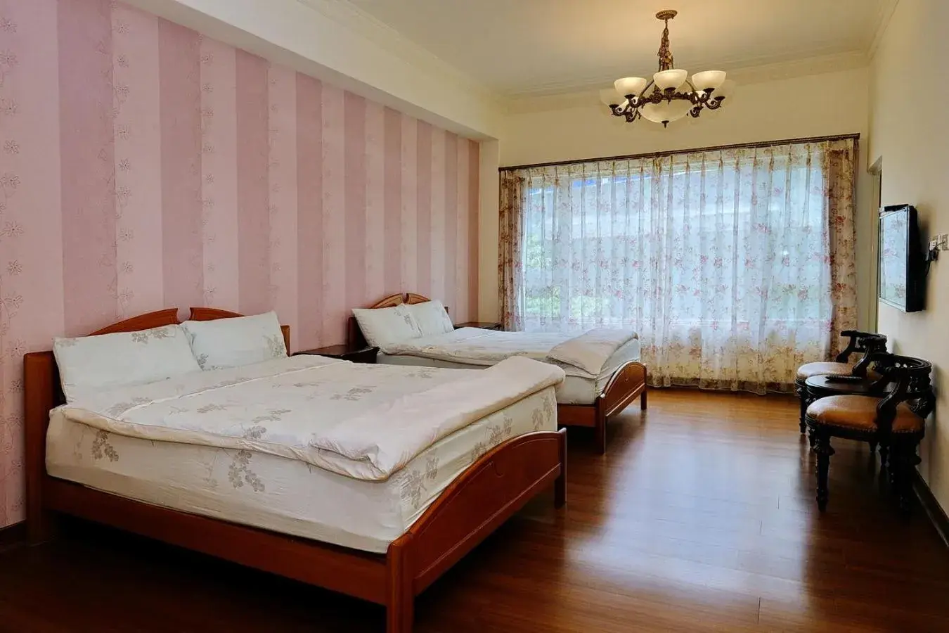 Quadruple Room with Private Bathroom in 七星潭海灣民宿-附電梯-車位-充電樁 Quadruple Room with Private Bathroom in 七星潭海灣民宿-附電梯-車位-充電樁